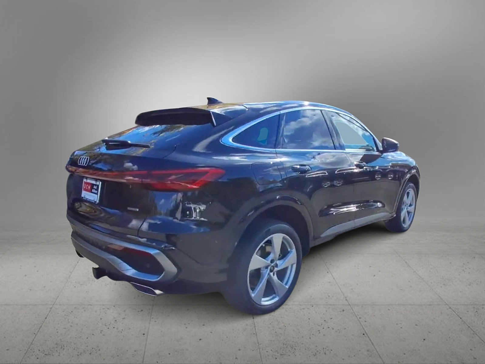 Thumbnail: 2025 Audi Q5 - 8