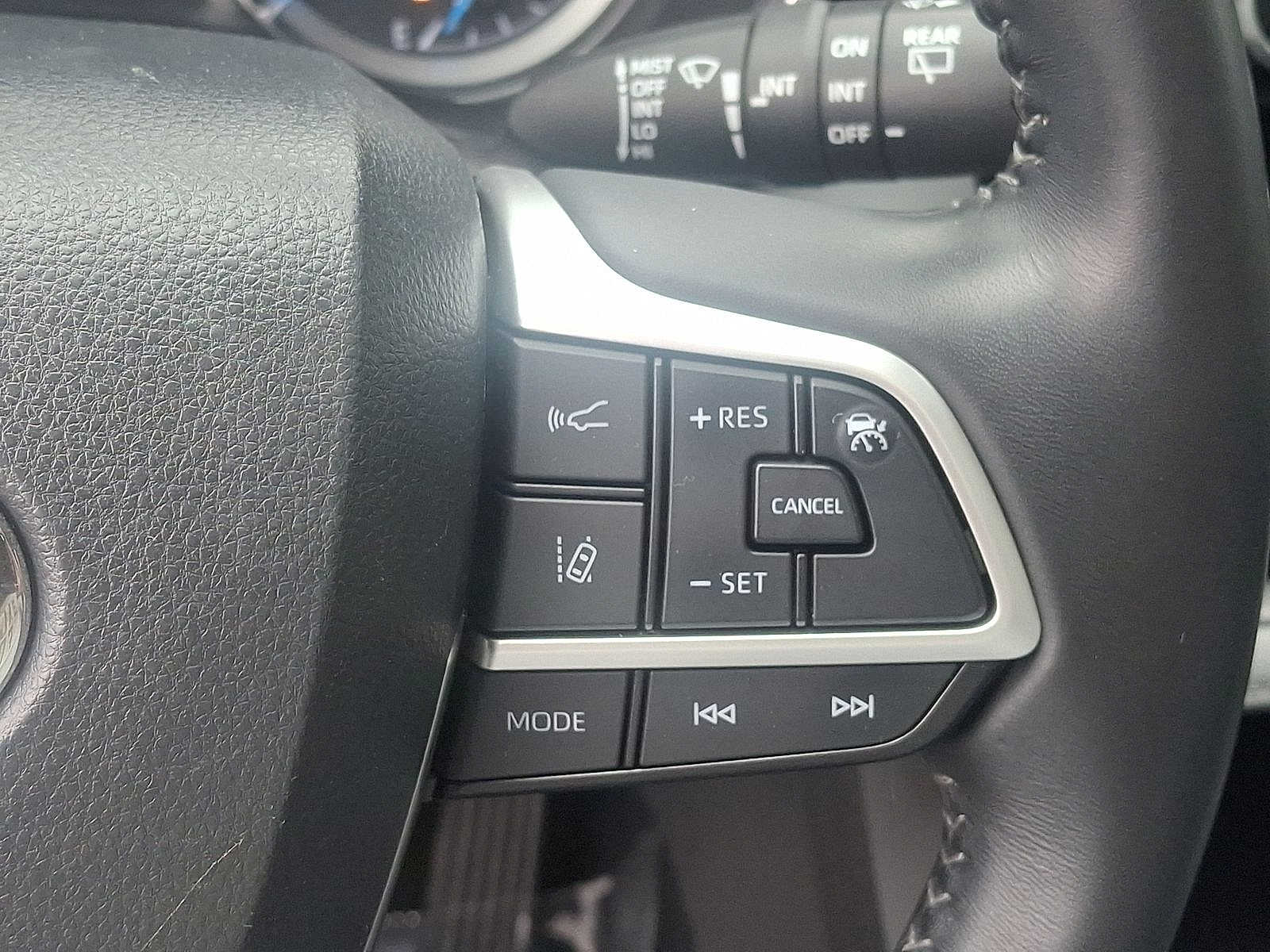 Thumbnail: 2022 Toyota Highlander - 17