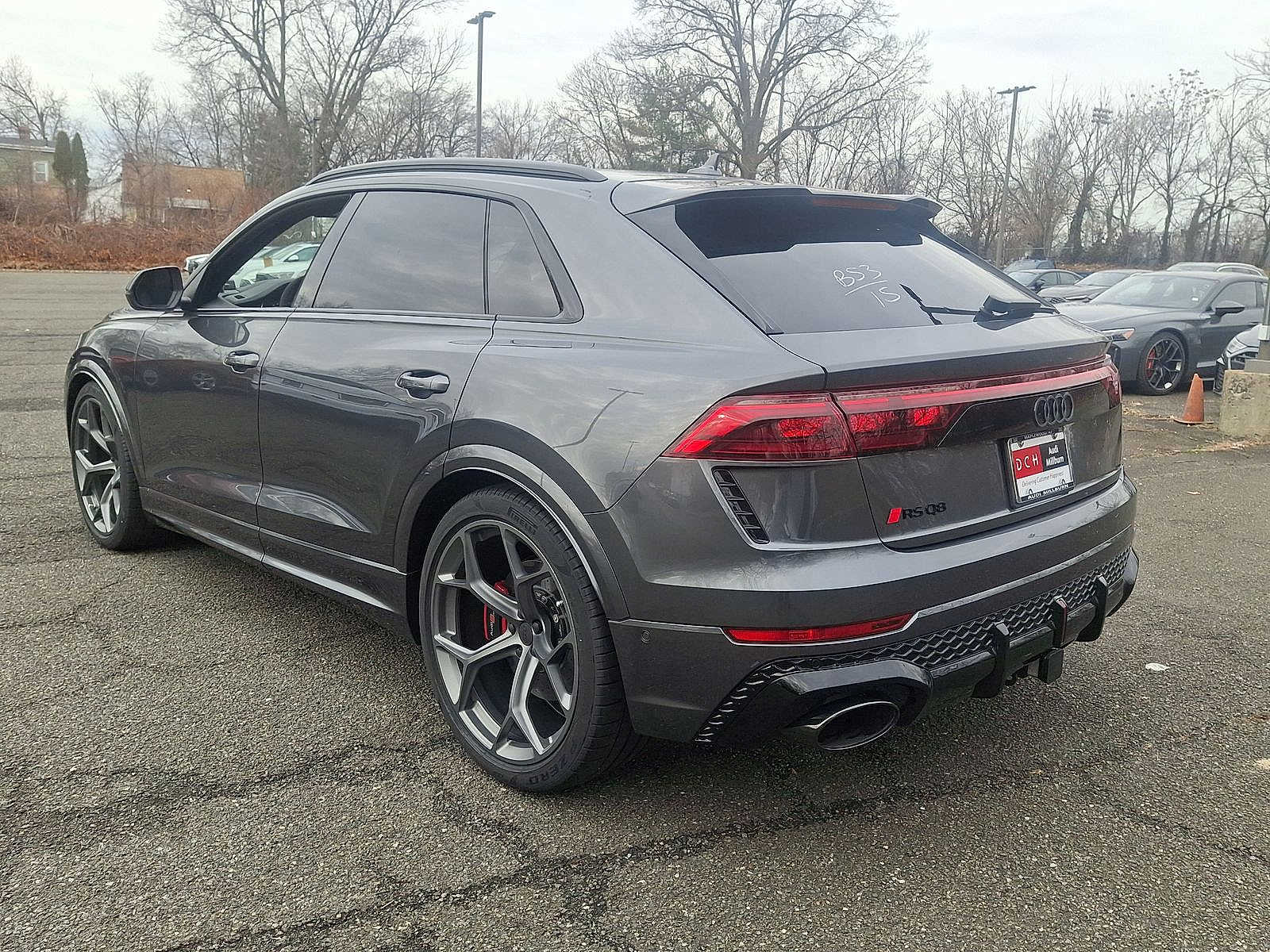 Thumbnail: 2026 Audi RS Q8 - 12