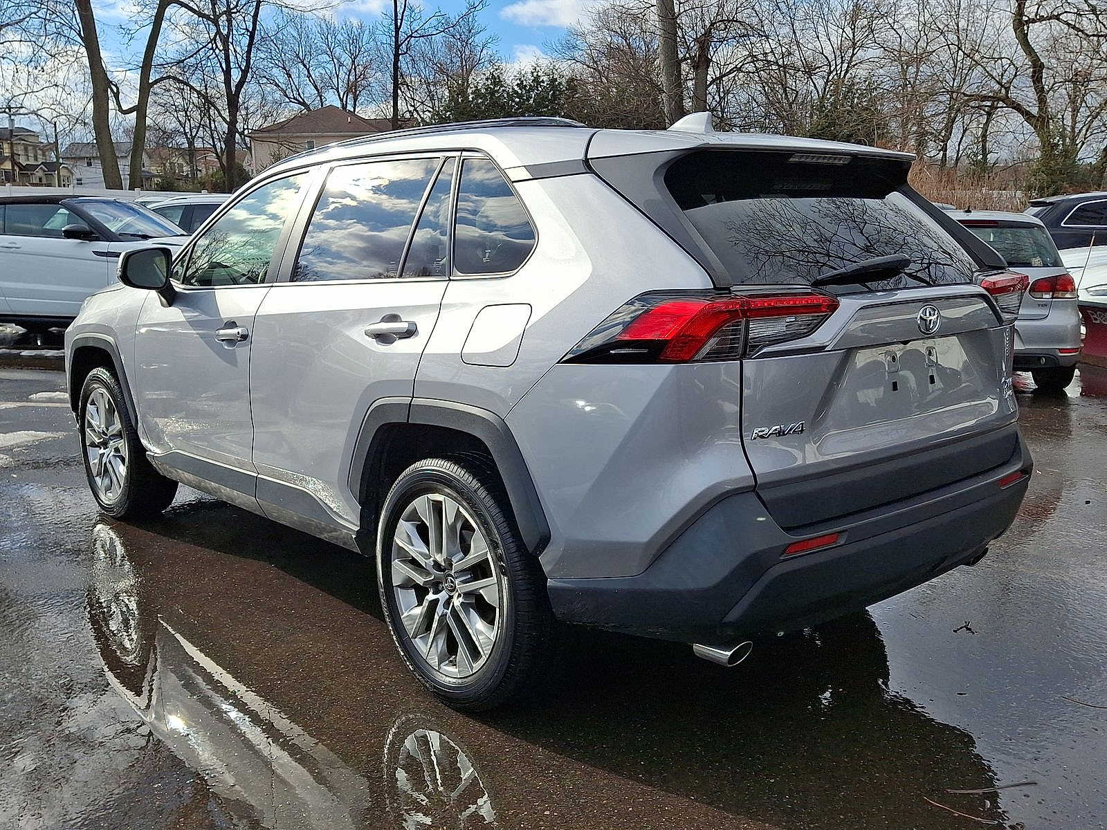 Thumbnail: 2019 Toyota RAV4 - 22