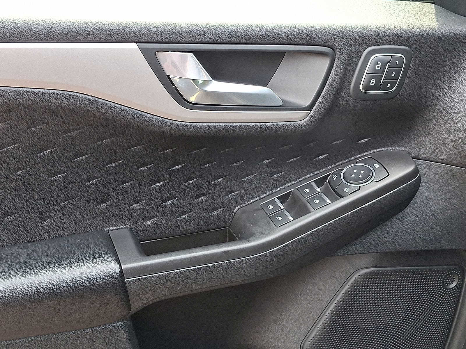 2020 Ford Escape SEL 9