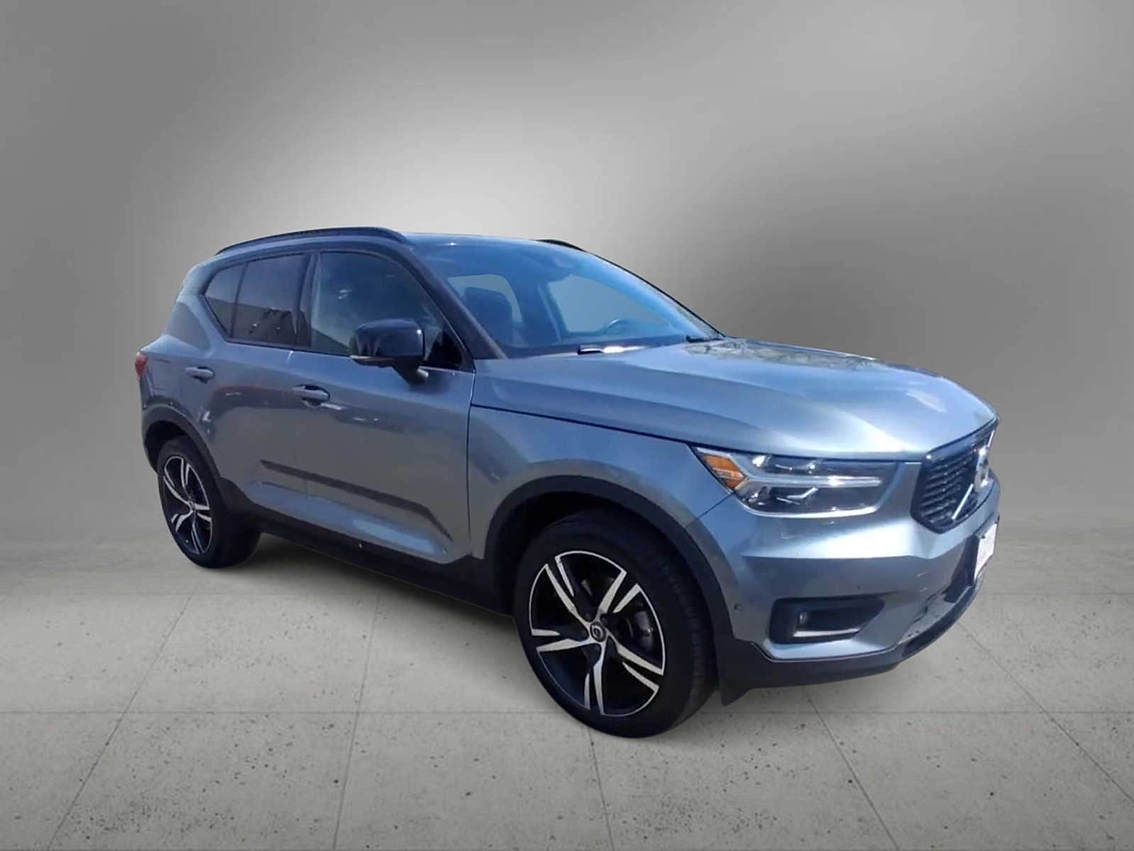 Thumbnail: 2019 Volvo XC40 - 2