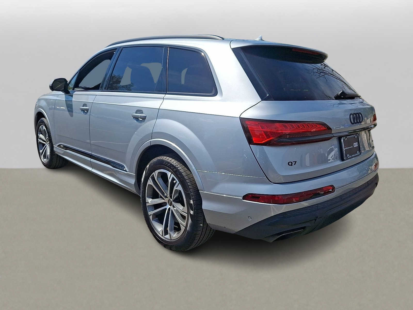 Thumbnail: 2026 Audi Q7 - 21