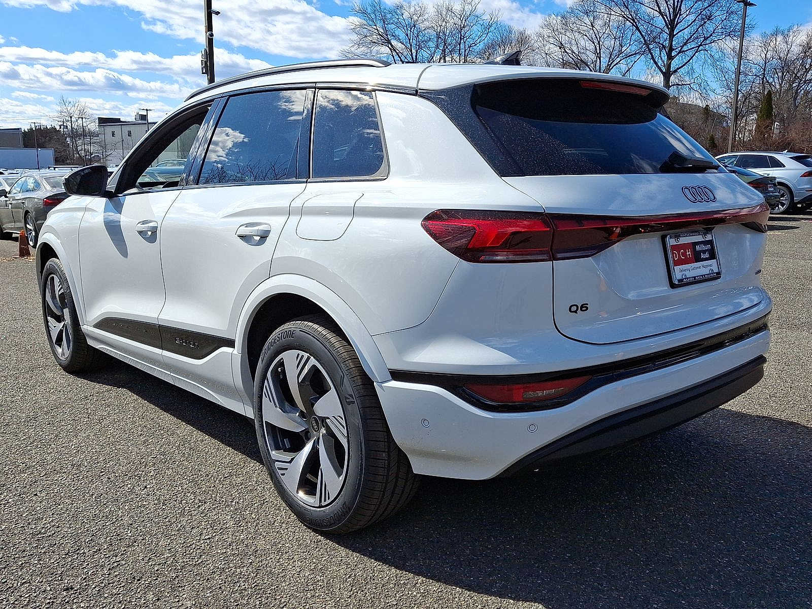 Thumbnail: 2025 Audi Q6 e-tron - 12