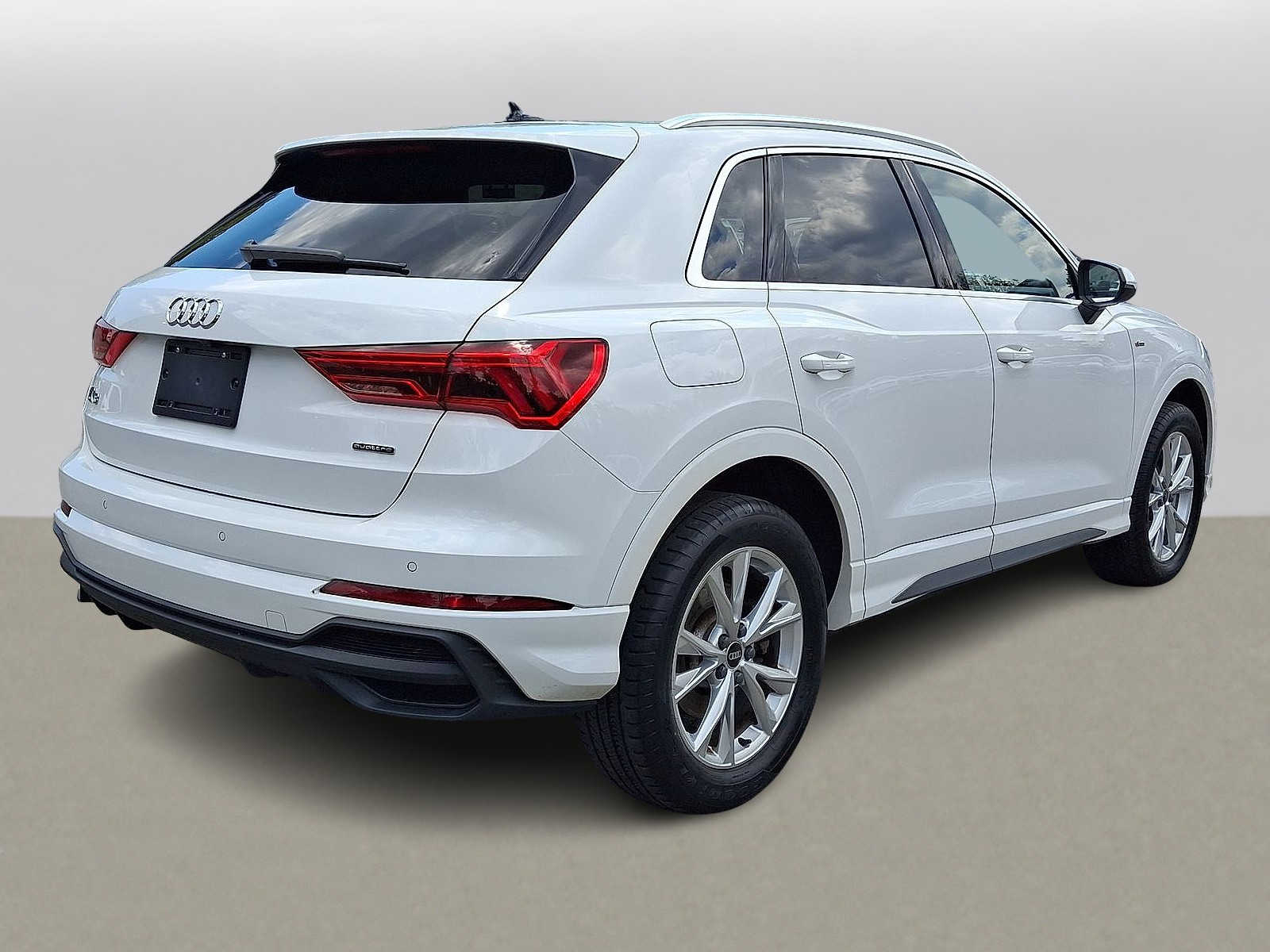 Thumbnail: 2024 Audi Q3 - 31
