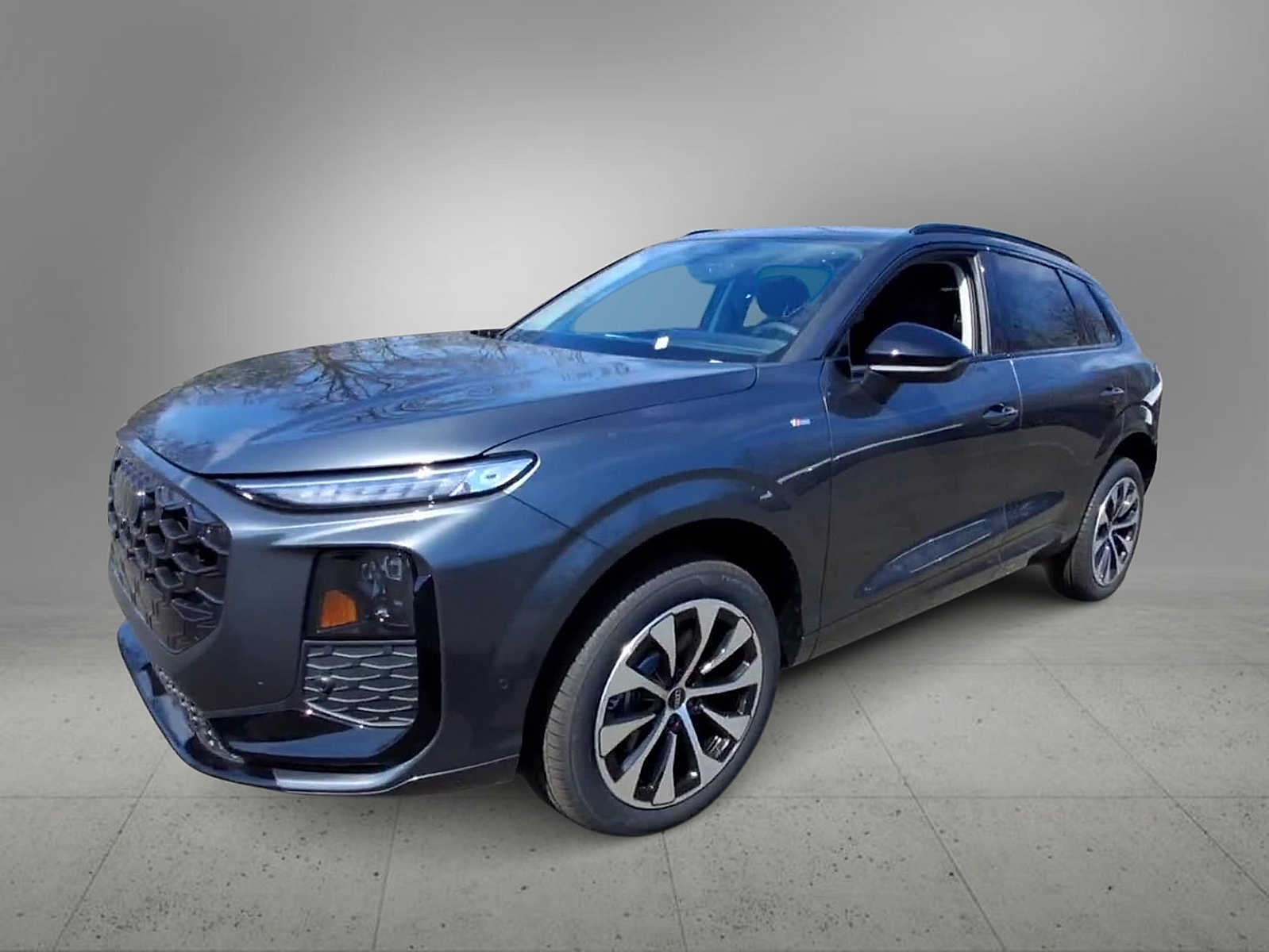 Thumbnail: 2026 Audi Q3 - 4
