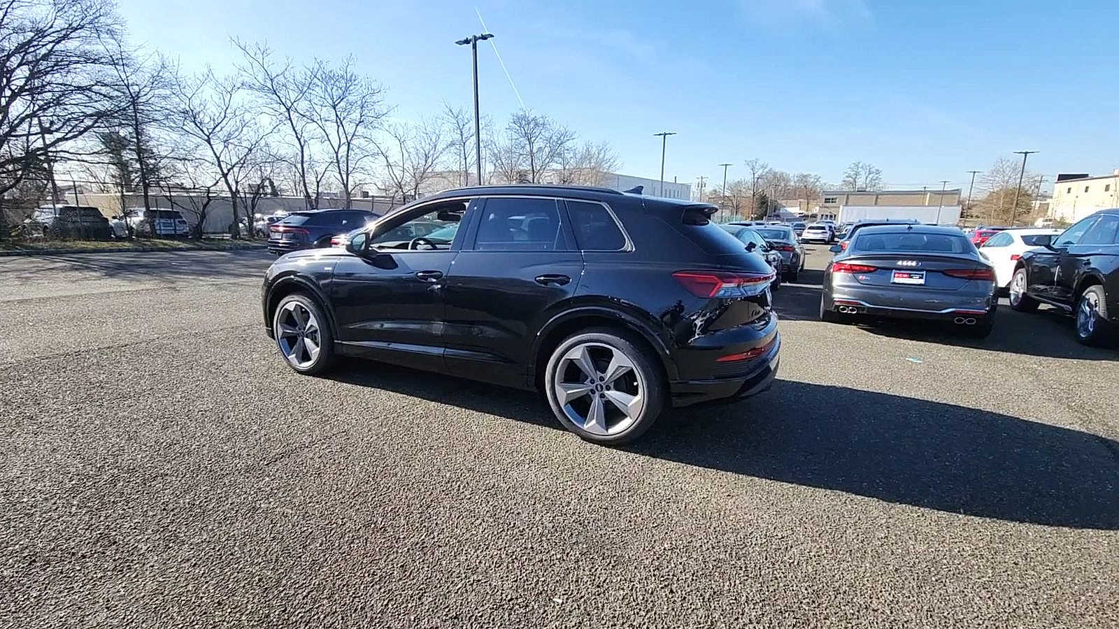 Thumbnail: 2025 Audi Q4 e-tron - 6