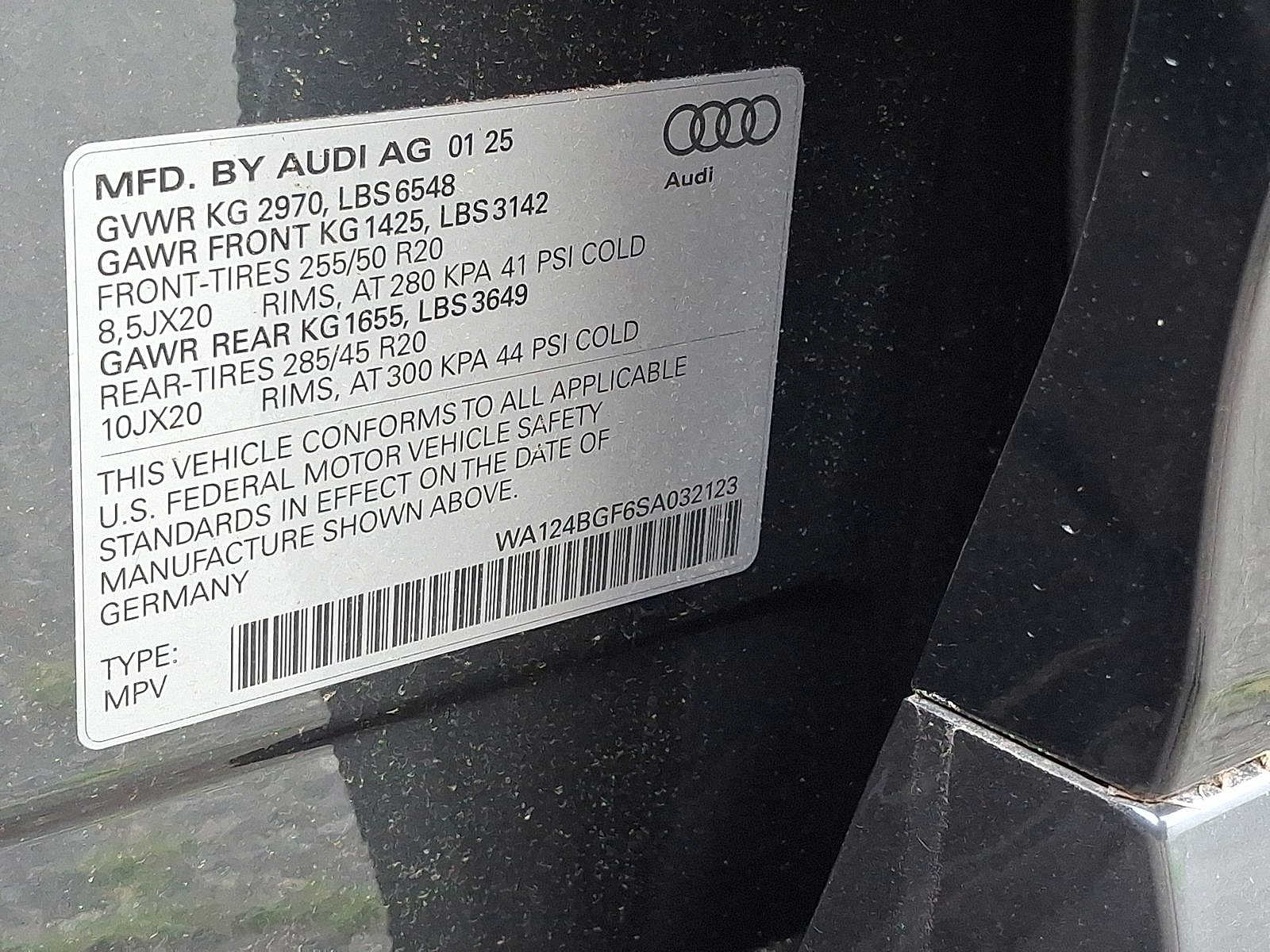 Thumbnail: 2025 Audi Q6 e-tron - 17