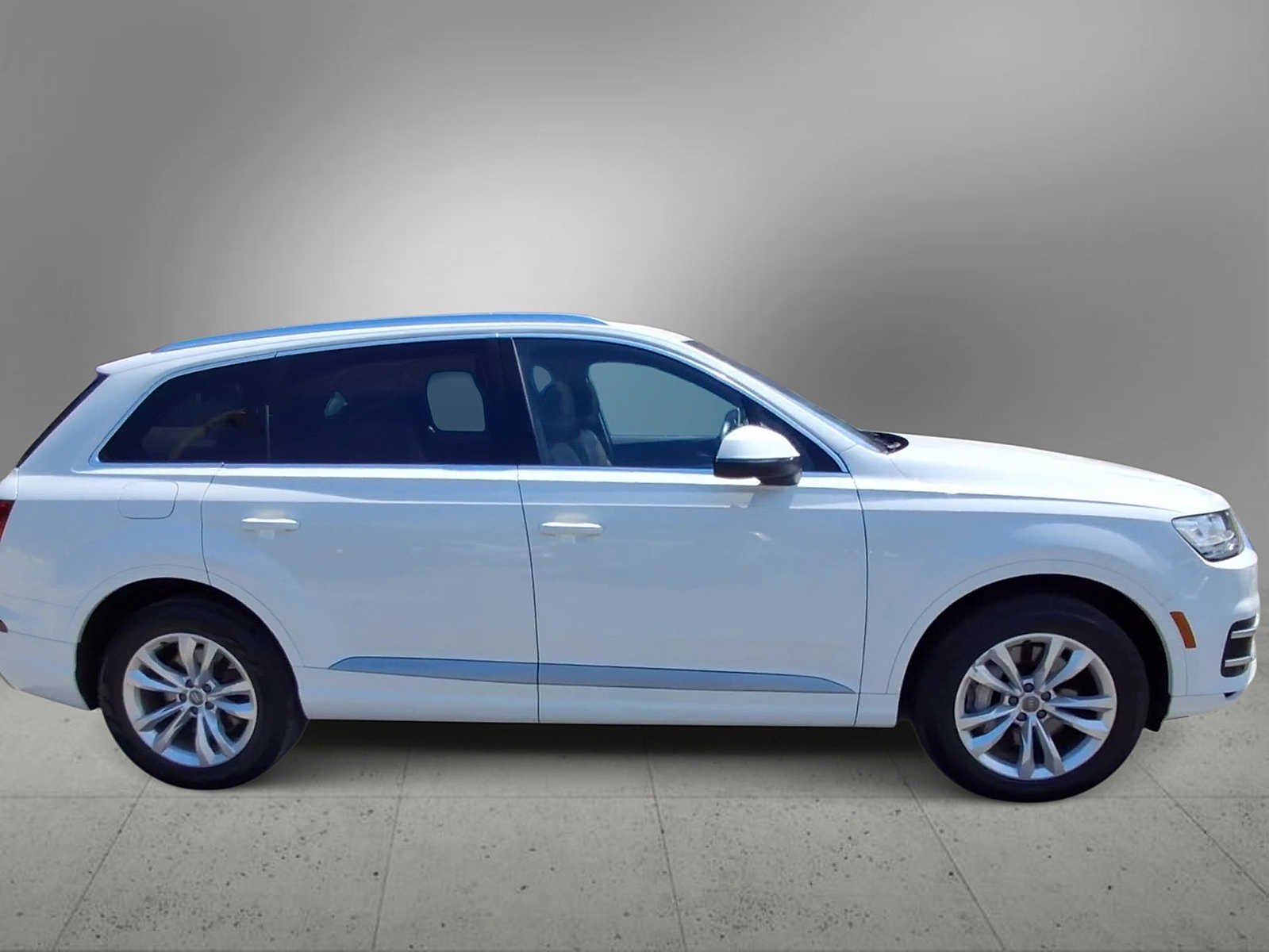 Thumbnail: 2017 Audi Q7 - 9