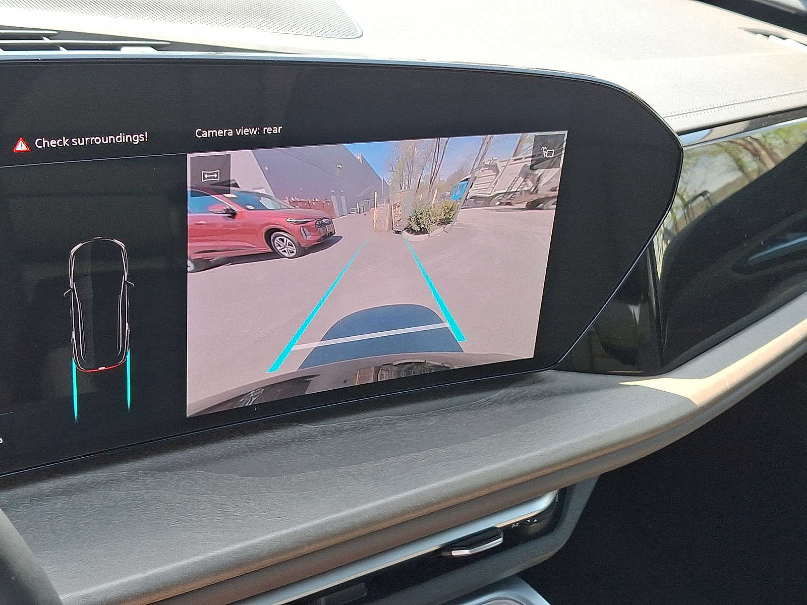 Thumbnail: 2025 Audi Q5 - 15