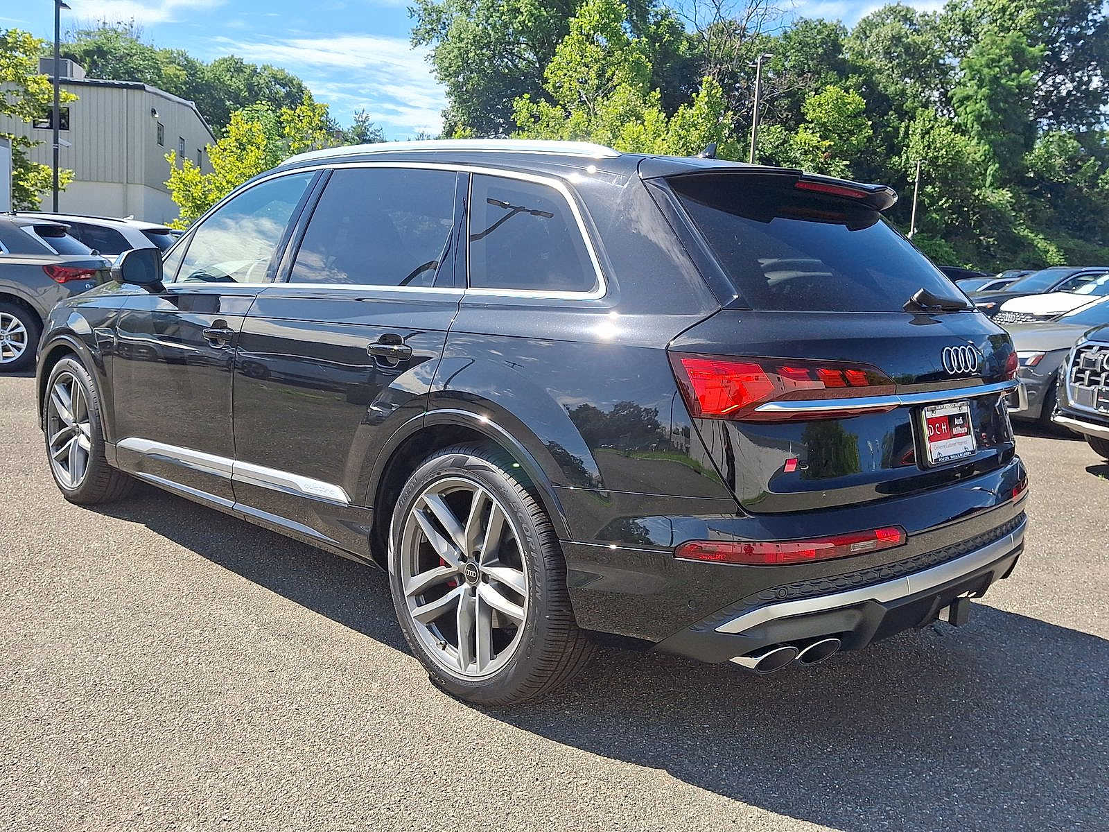 Thumbnail: 2025 Audi SQ7 - 11