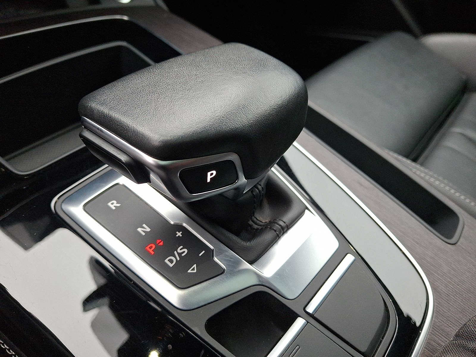 Thumbnail: 2022 Audi Q5 - 12