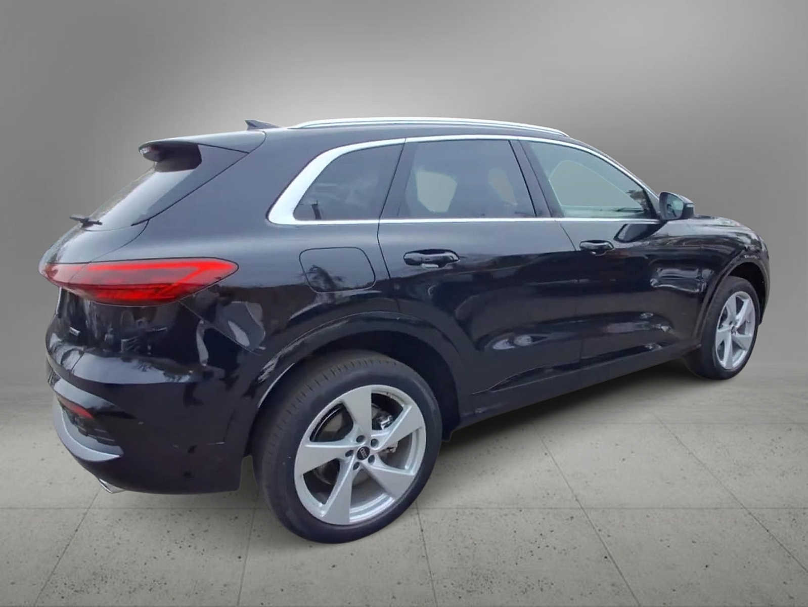 Thumbnail: 2025 Audi Q5 - 8