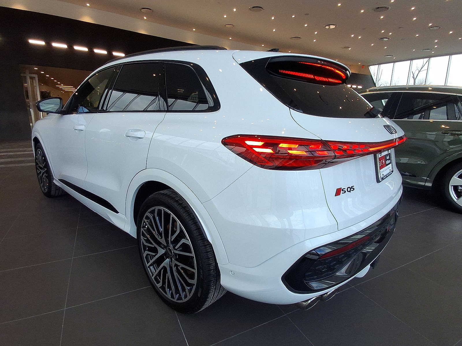 Thumbnail: 2025 Audi SQ5 - 4