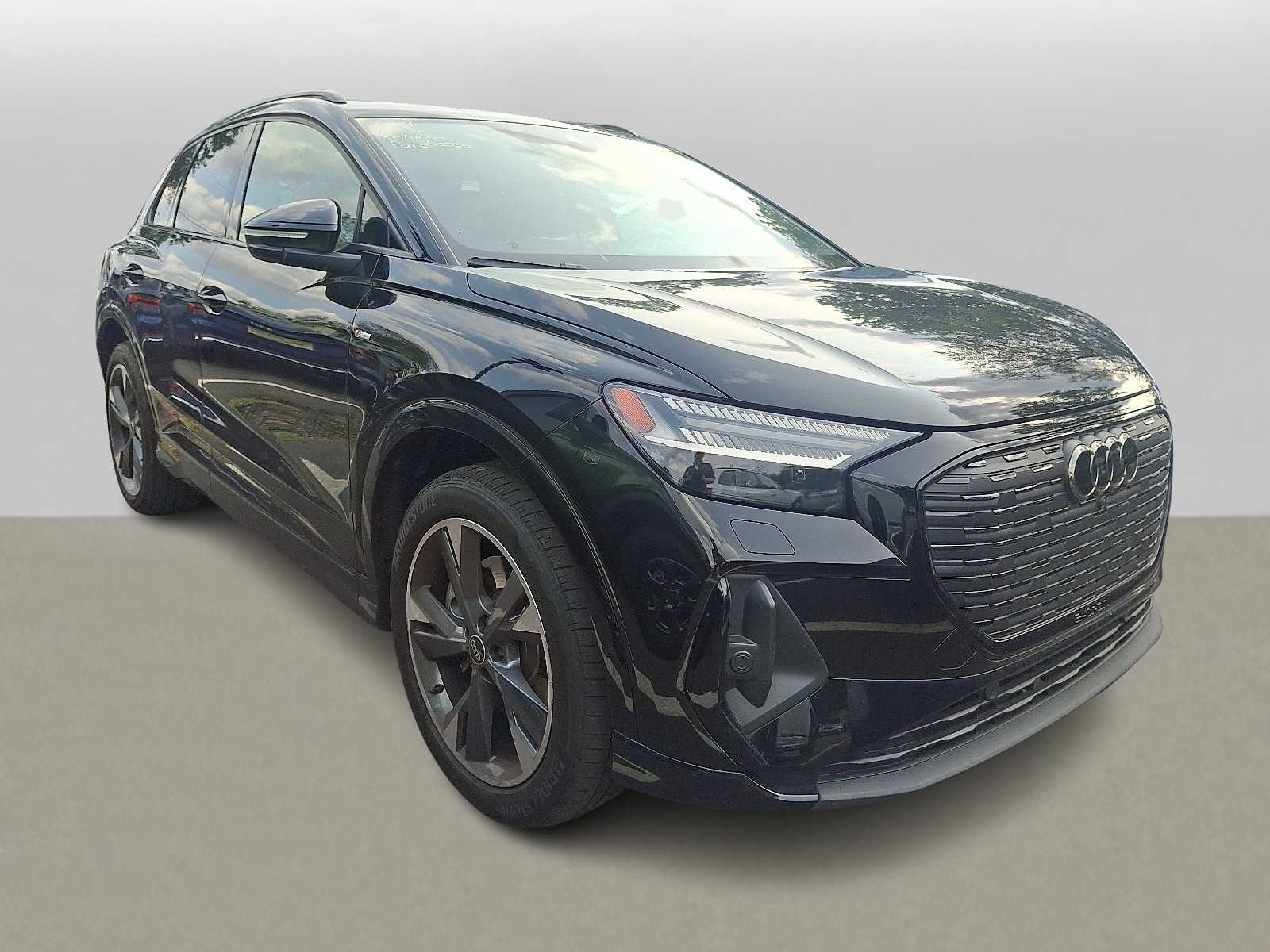 Thumbnail: 2023 Audi Q4 e-tron - 2