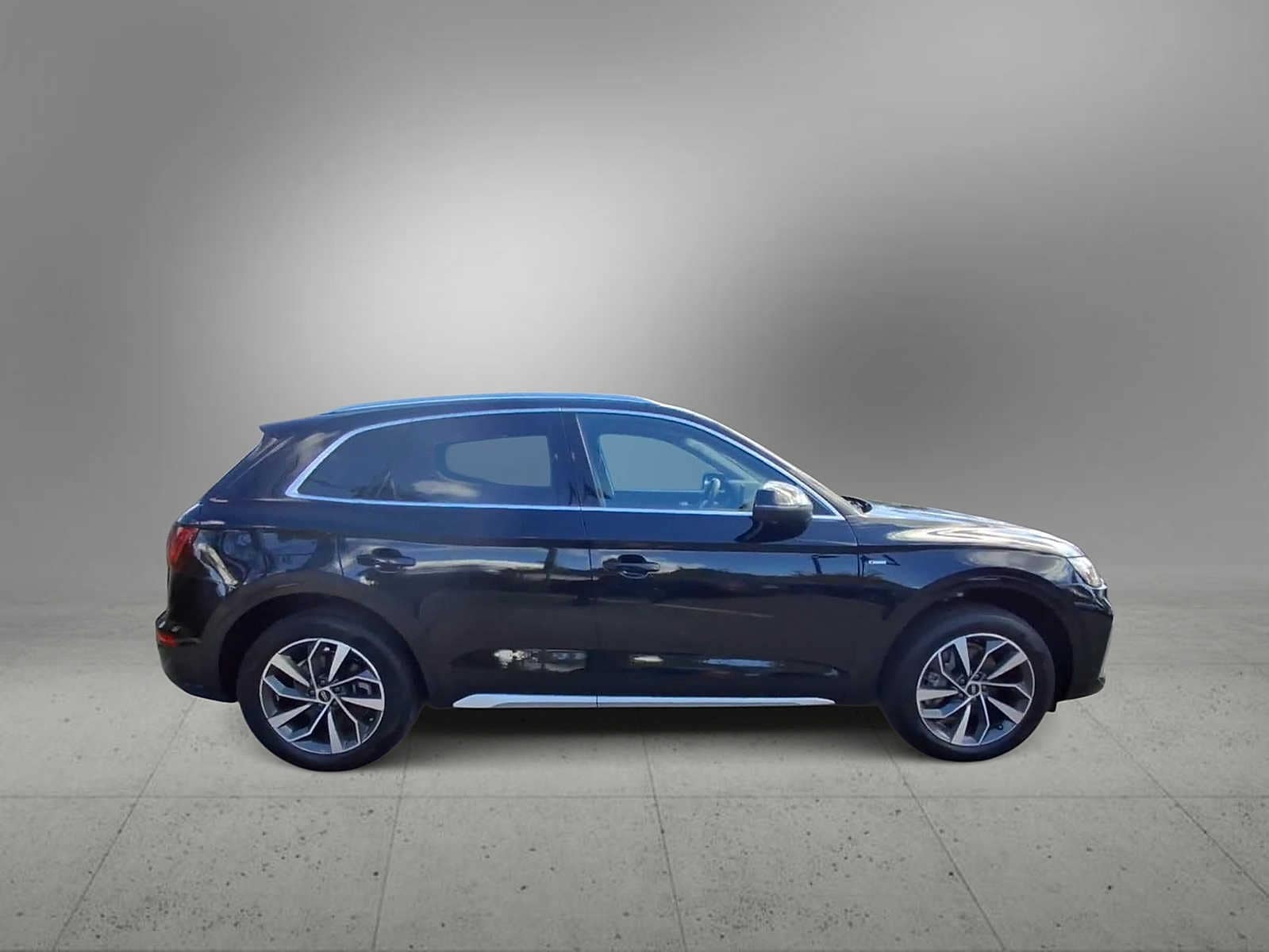 Thumbnail: 2023 Audi Q5 - 9