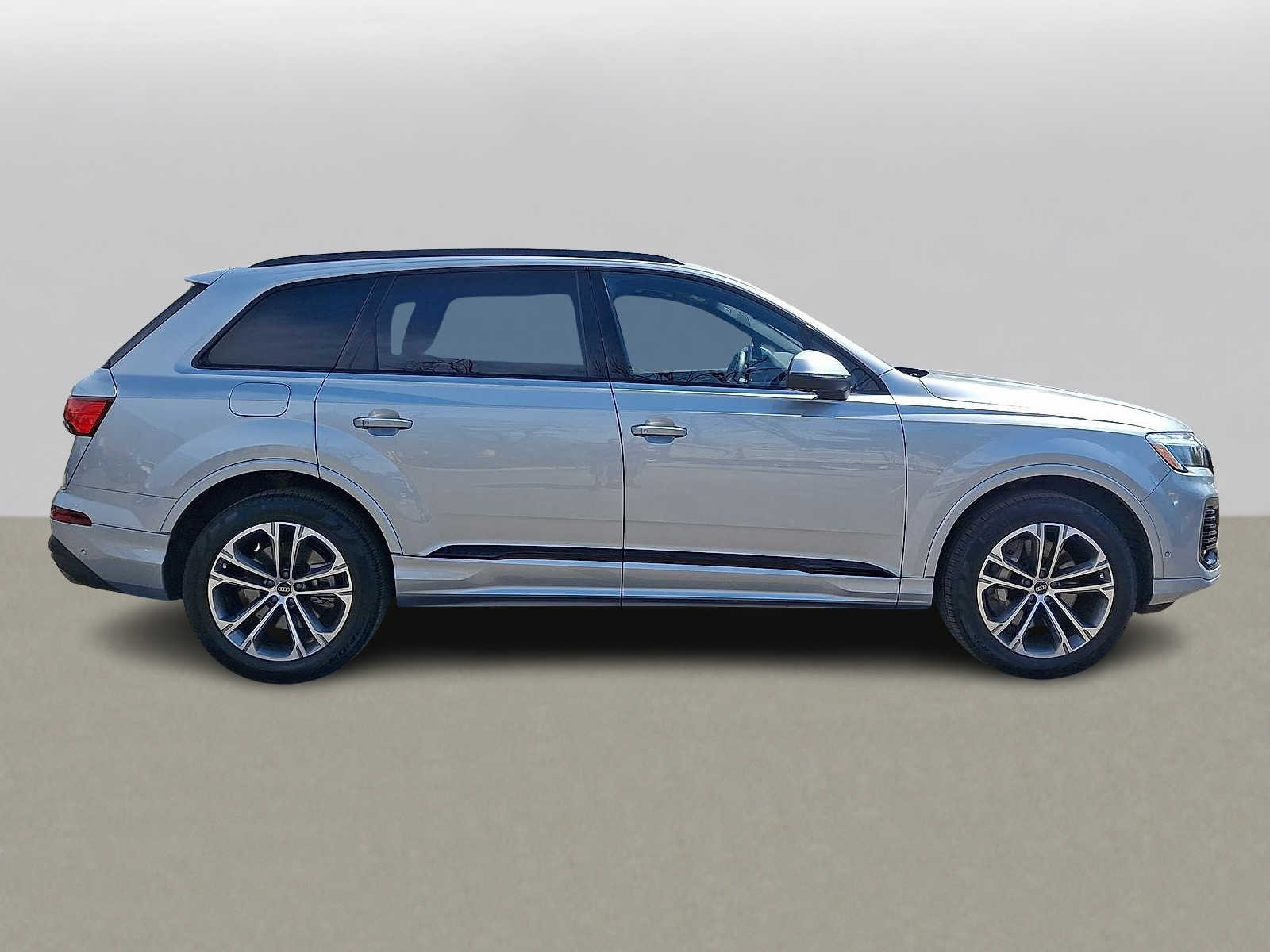 Thumbnail: 2026 Audi Q7 - 25