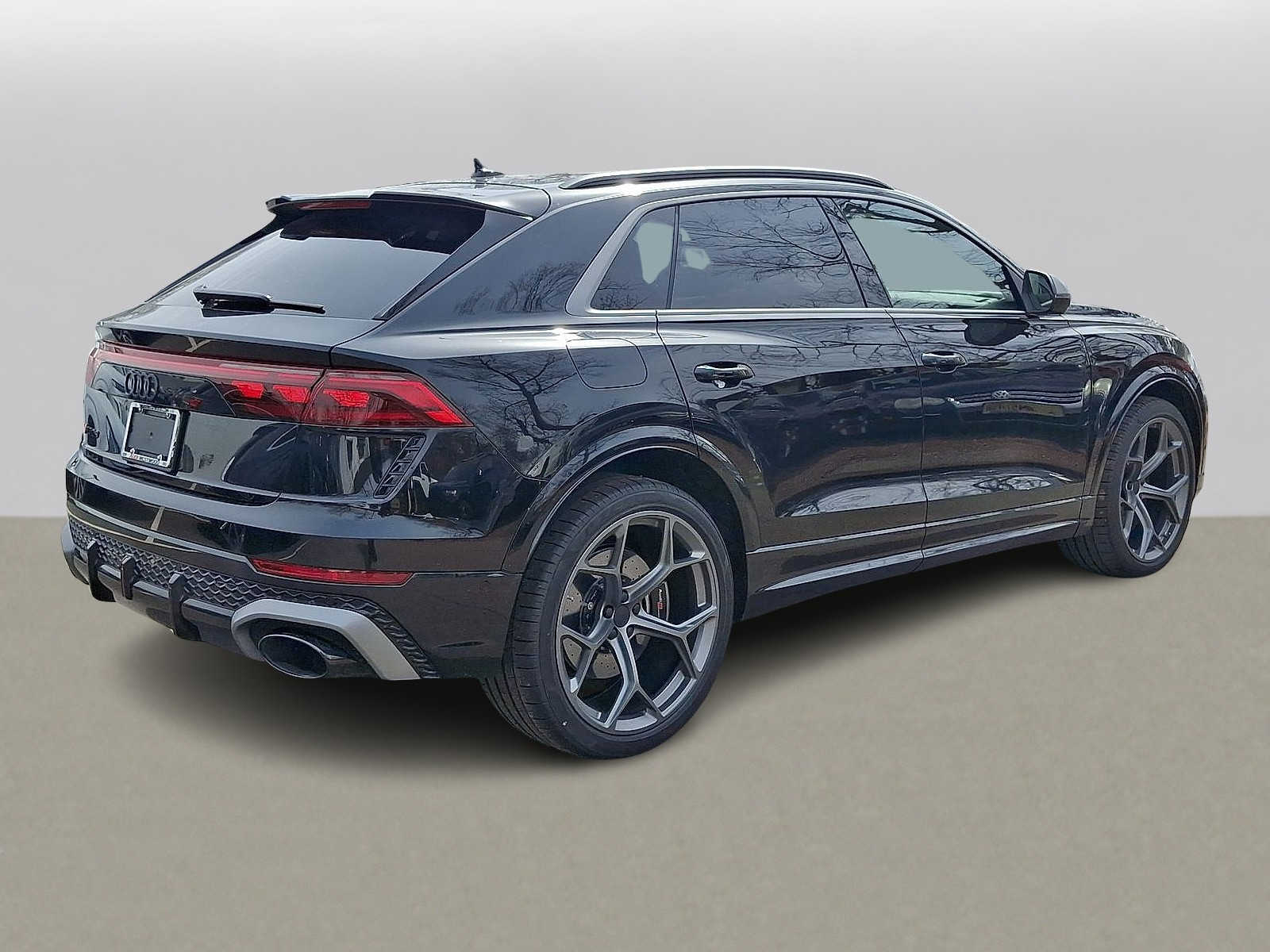 Thumbnail: 2026 Audi RS Q8 - 11
