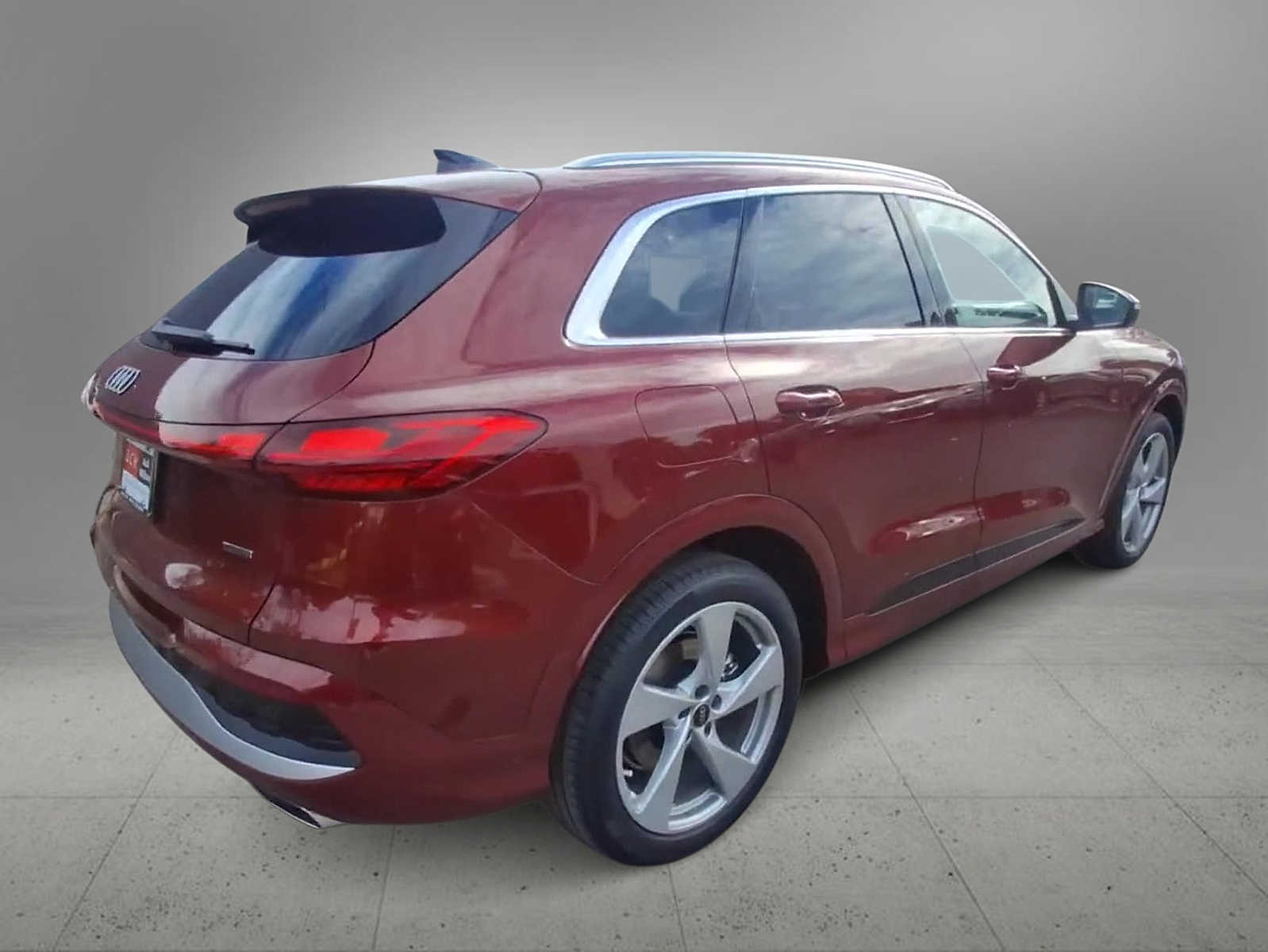 Thumbnail: 2025 Audi Q5 - 8