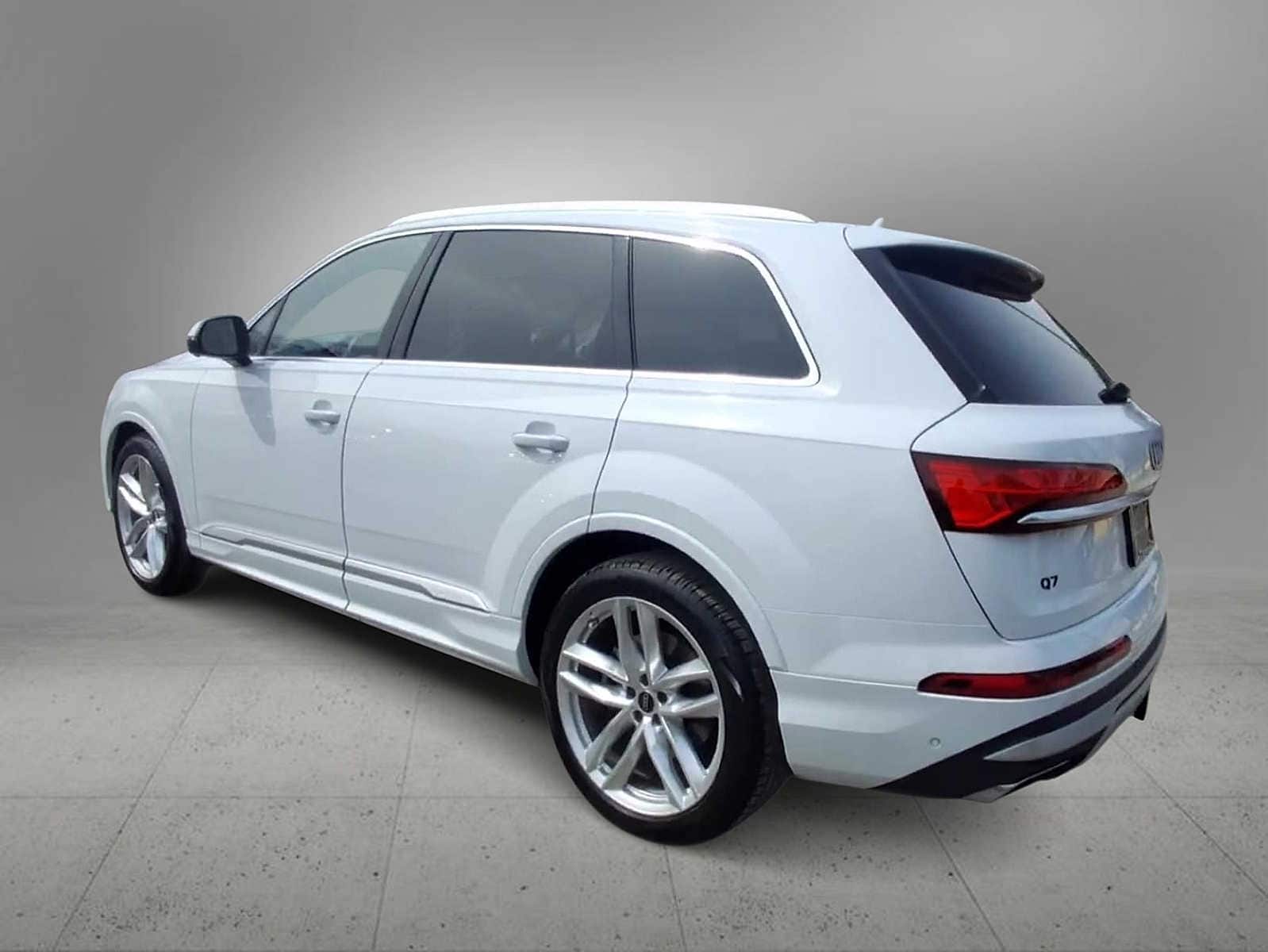 Thumbnail: 2025 Audi Q7 - 6