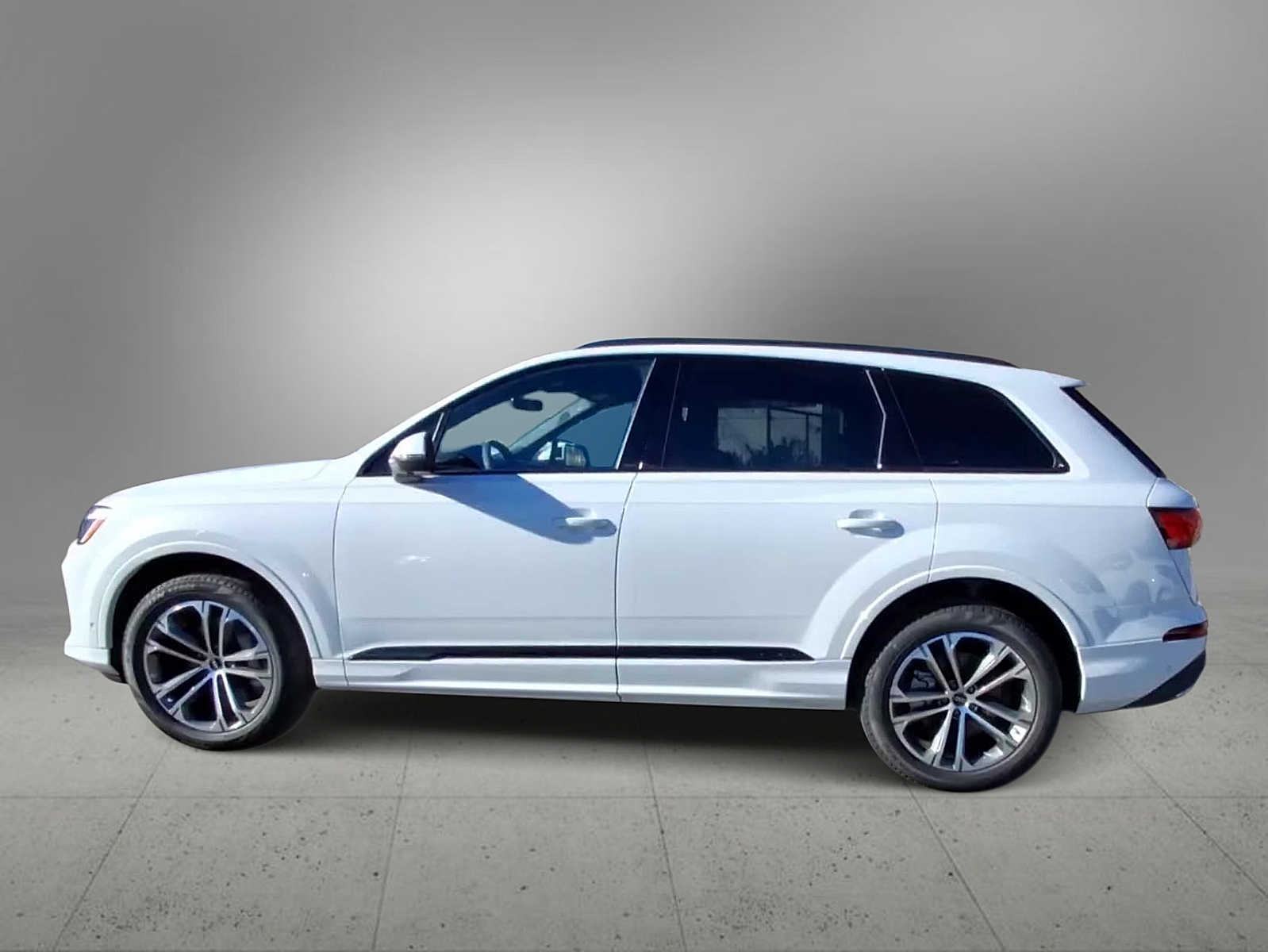 Thumbnail: 2026 Audi Q7 - 5