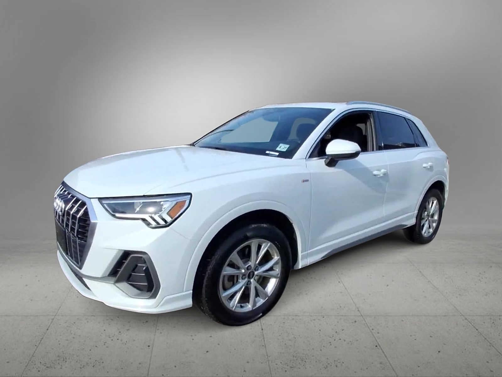 Thumbnail: 2022 Audi Q3 - 4