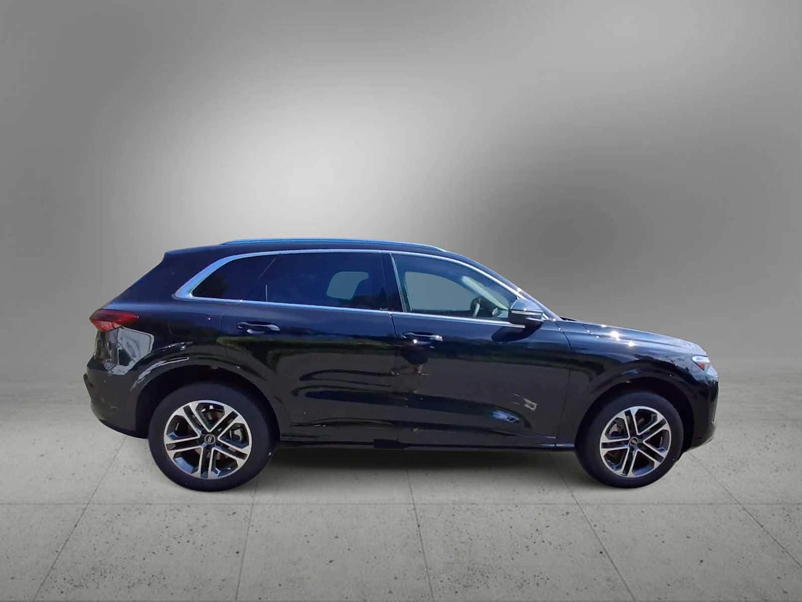 Thumbnail: 2025 Audi Q5 - 9