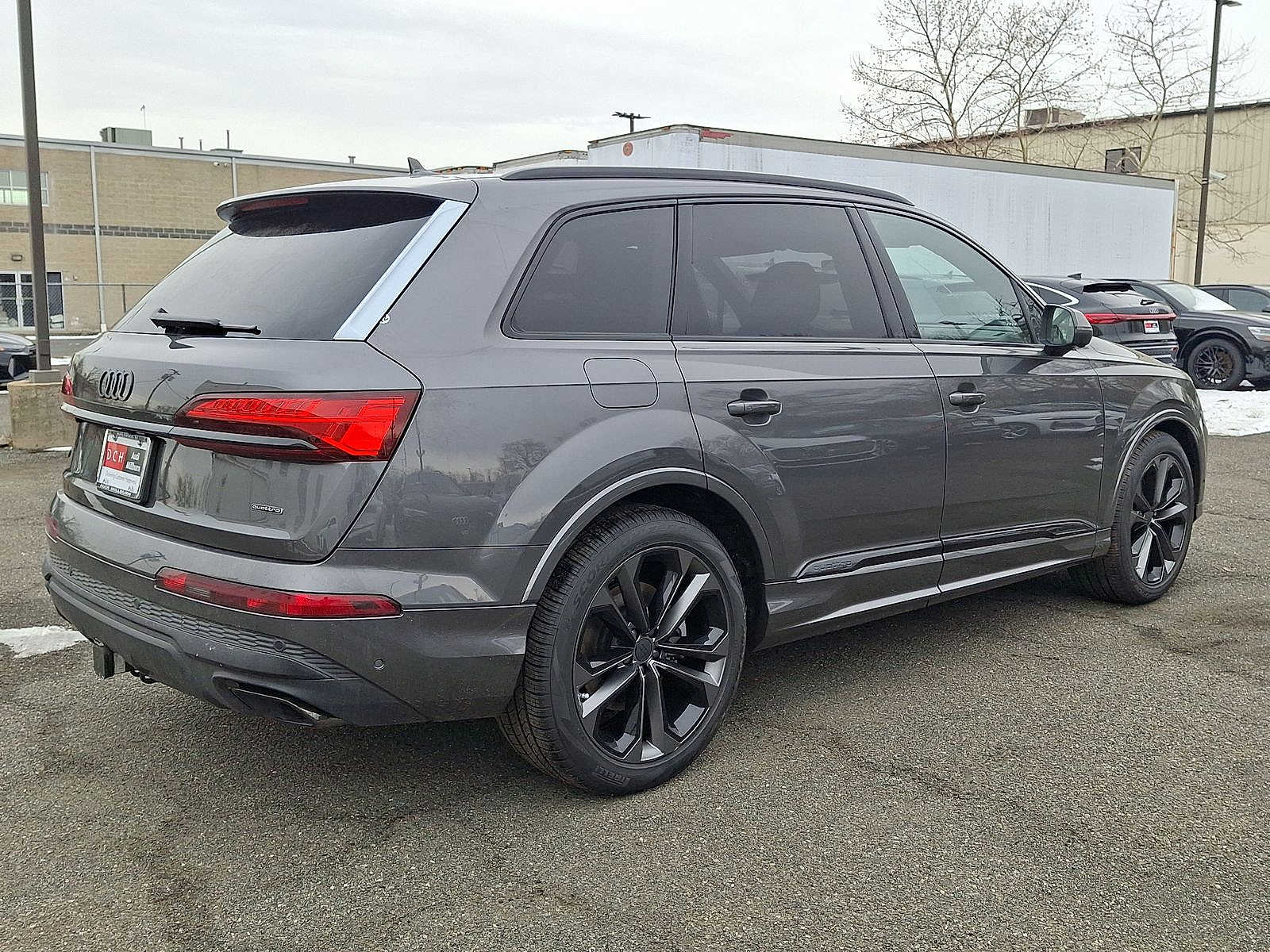 Thumbnail: 2026 Audi Q7 - 11