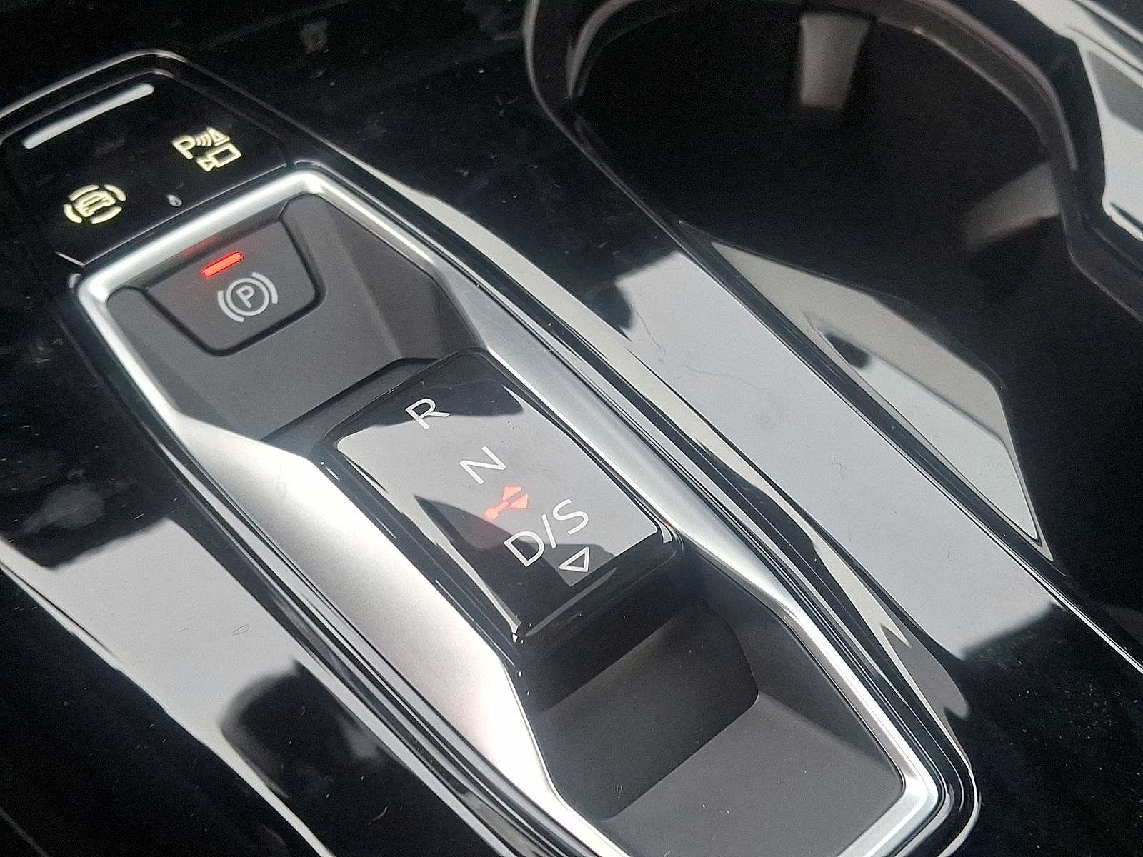 Thumbnail: 2025 Audi Q5 - 13