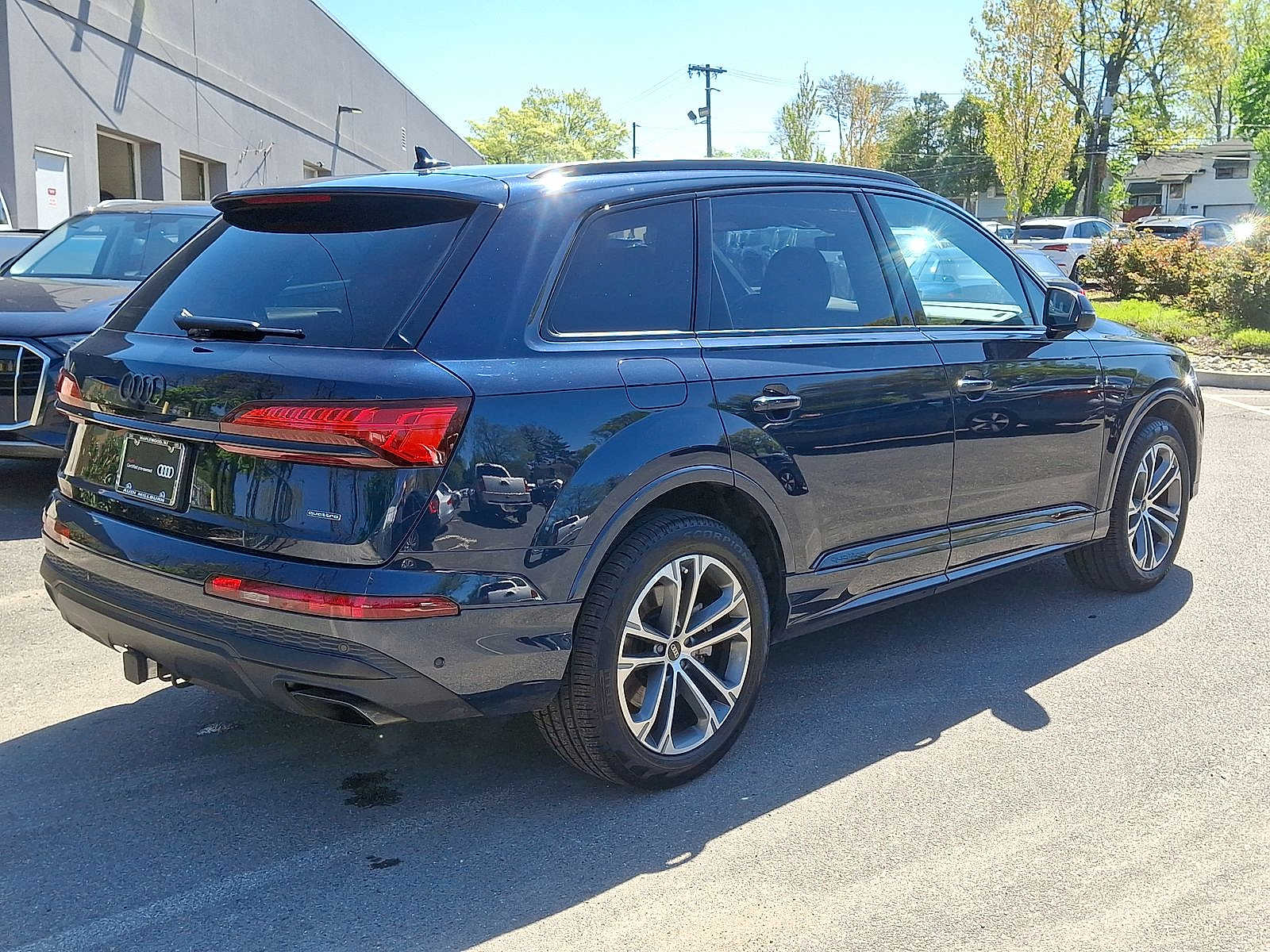Thumbnail: 2026 Audi Q7 - 25