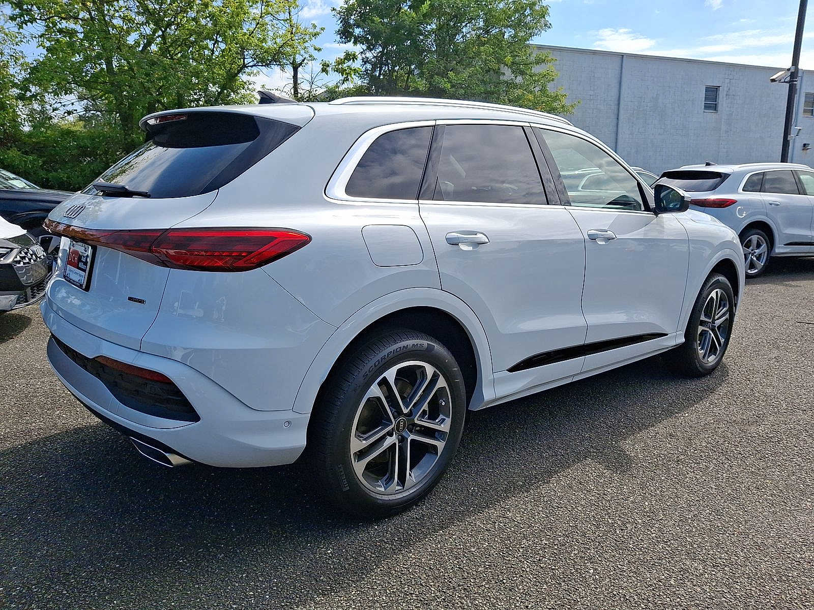 Thumbnail: 2025 Audi Q5 - 12