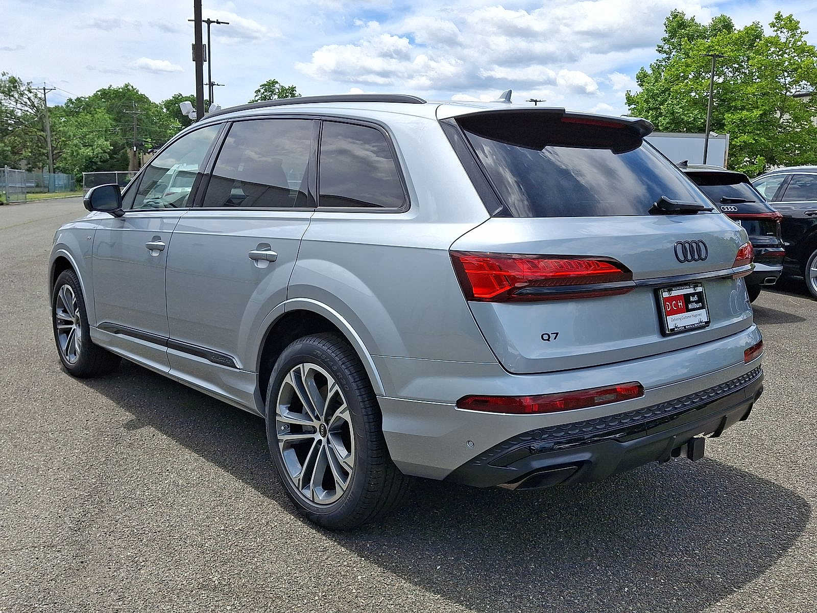 Thumbnail: 2026 Audi Q7 - 16