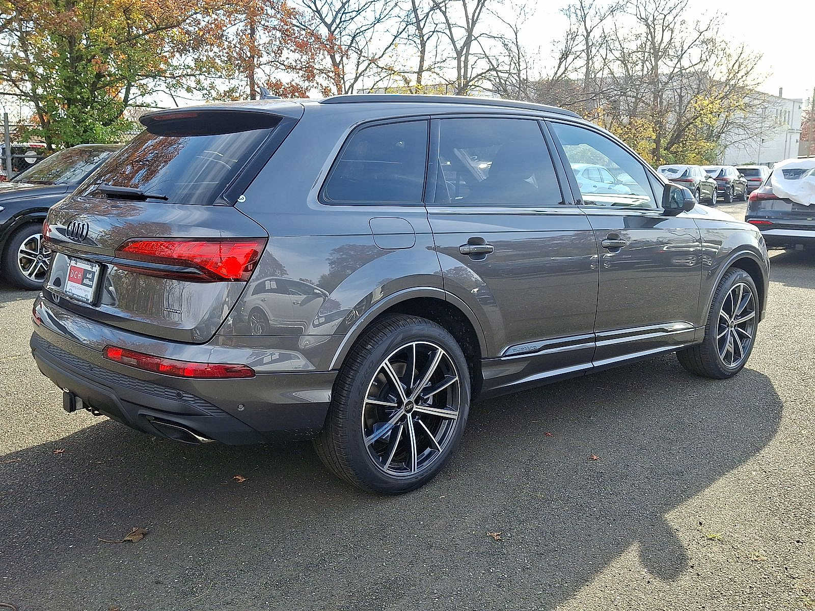 Thumbnail: 2026 Audi Q7 - 11