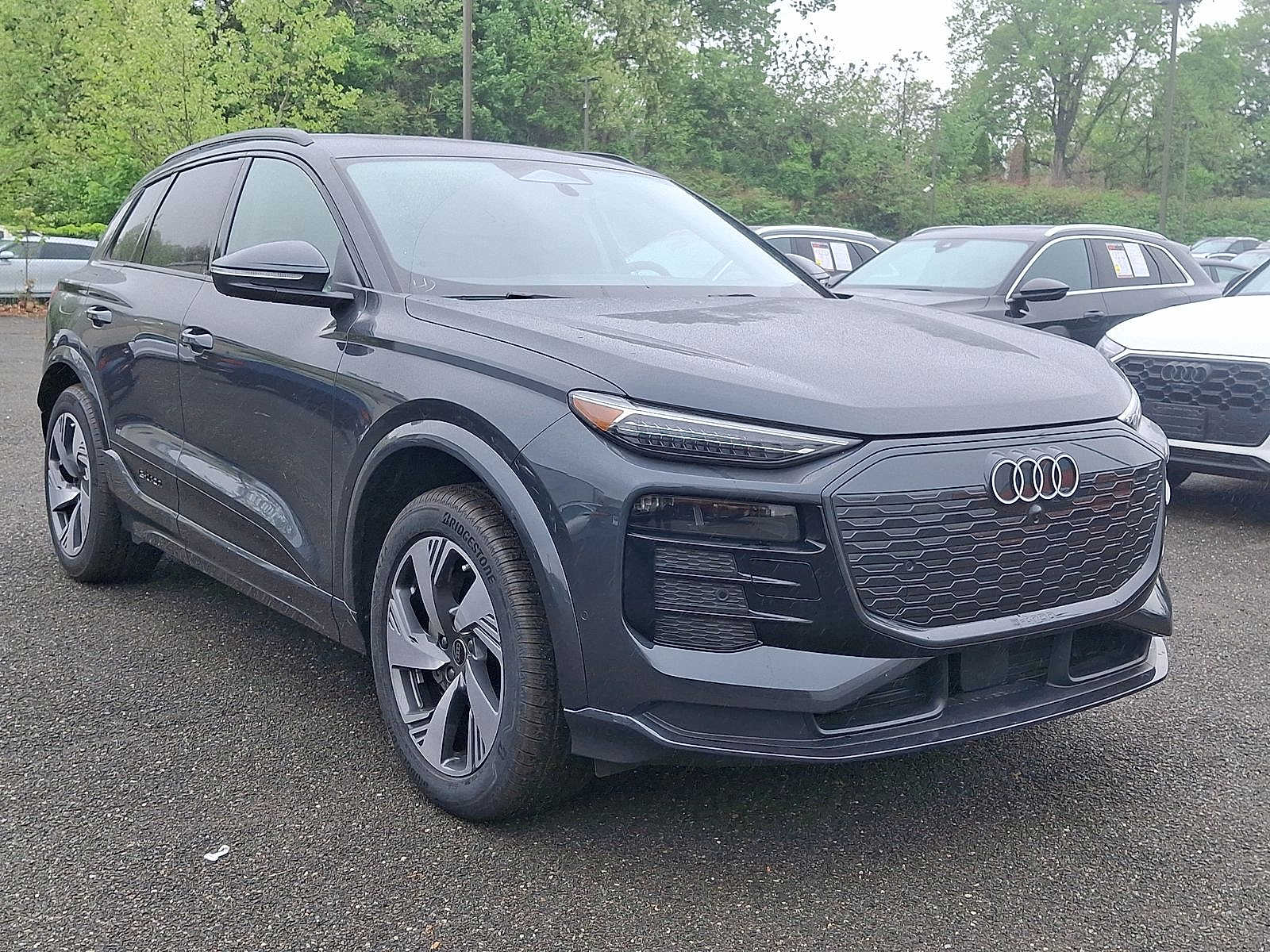 Thumbnail: 2025 Audi Q6 e-tron - 10
