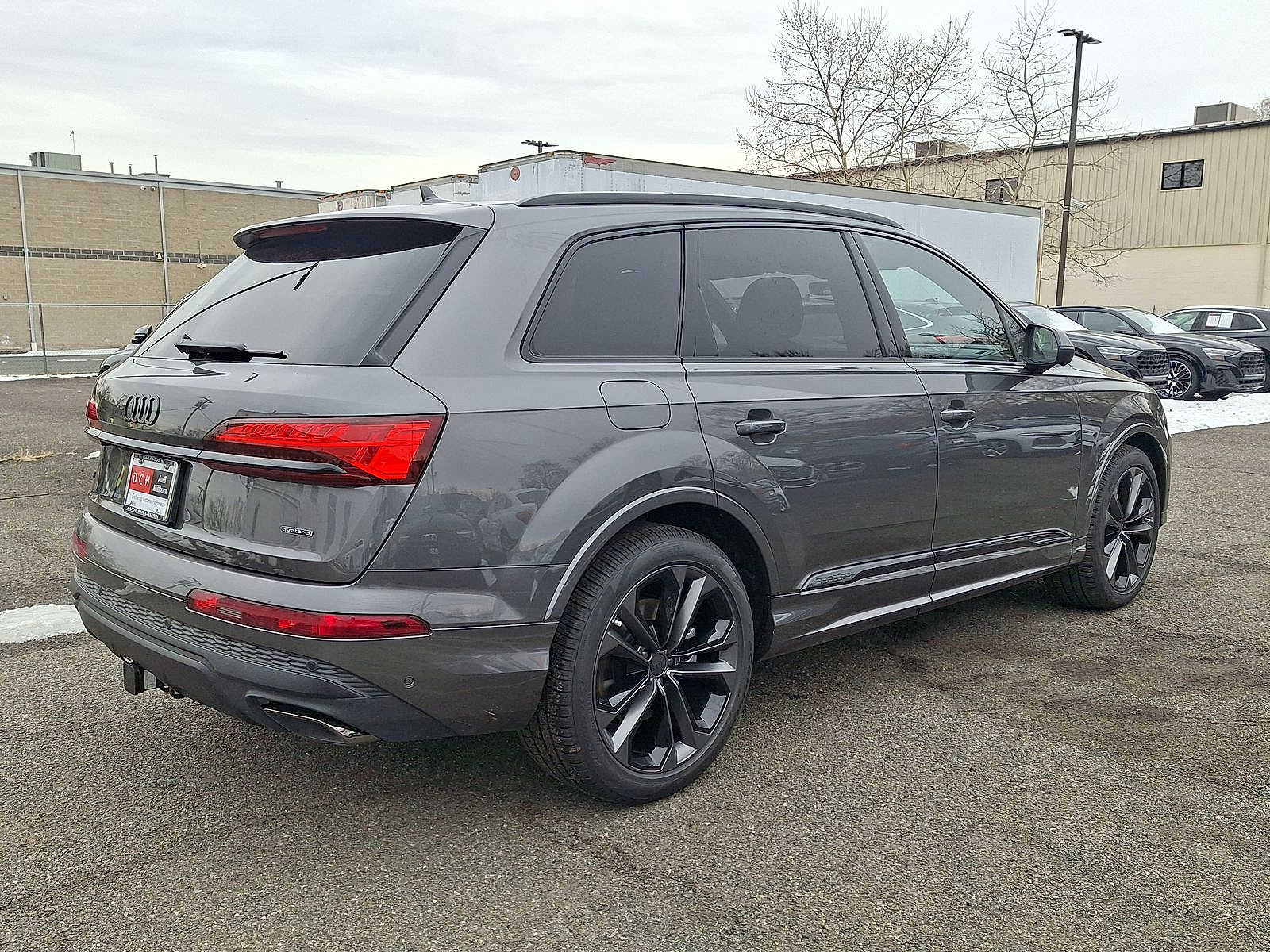 Thumbnail: 2026 Audi Q7 - 11