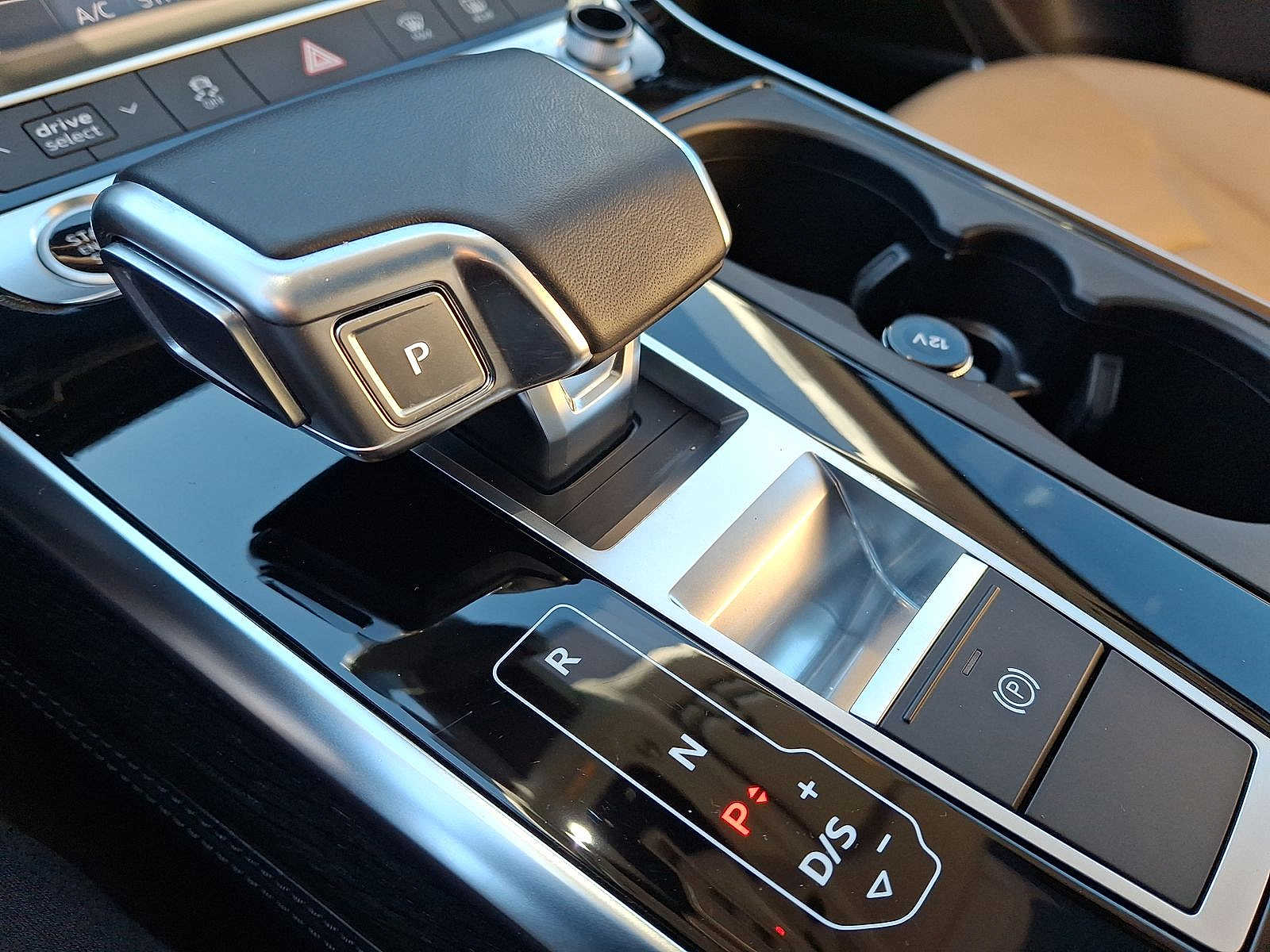 Thumbnail: 2023 Audi Q7 - 12