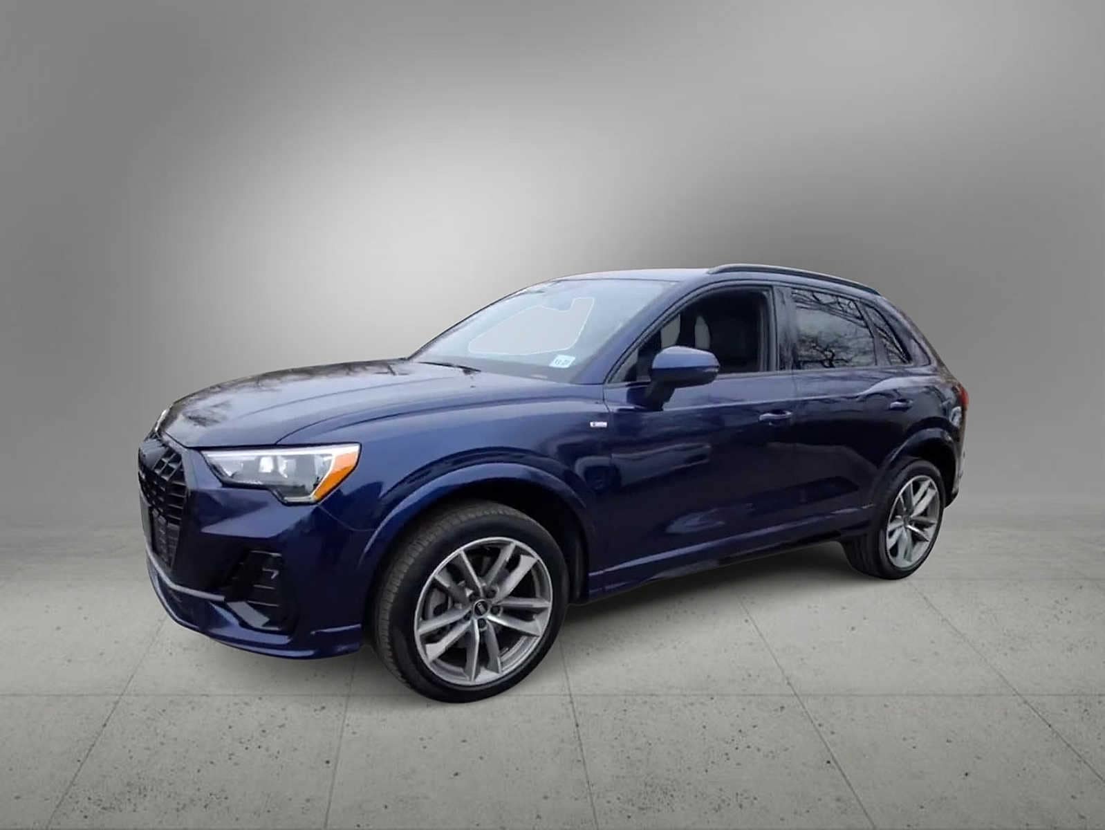 Thumbnail: 2022 Audi Q3 - 4