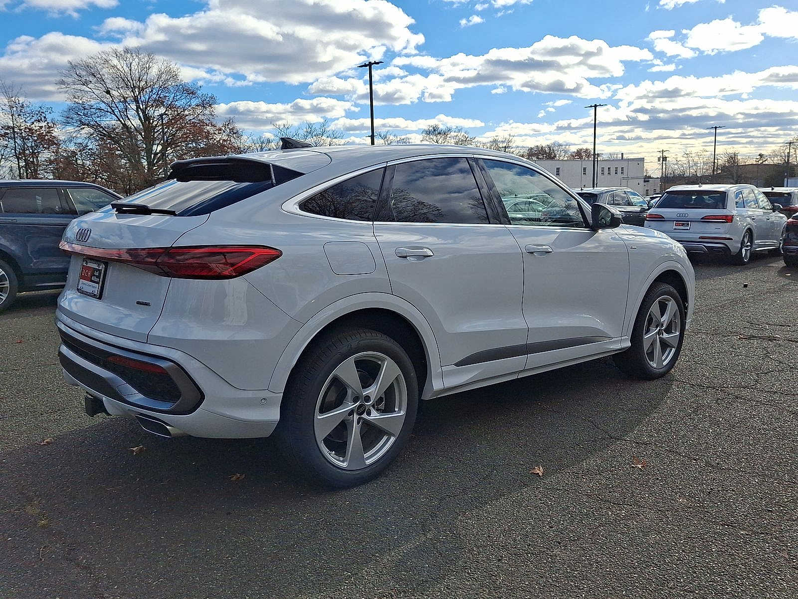 Thumbnail: 2025 Audi Q5 - 11