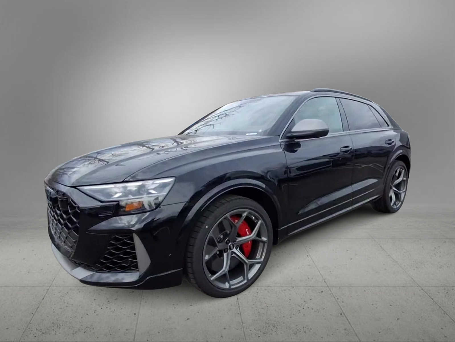 Thumbnail: 2026 Audi RS Q8 - 4