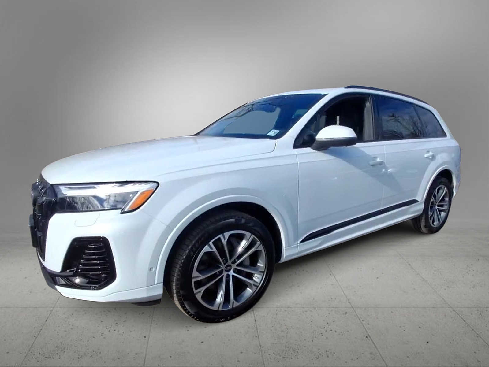 Thumbnail: 2025 Audi Q7 - 4