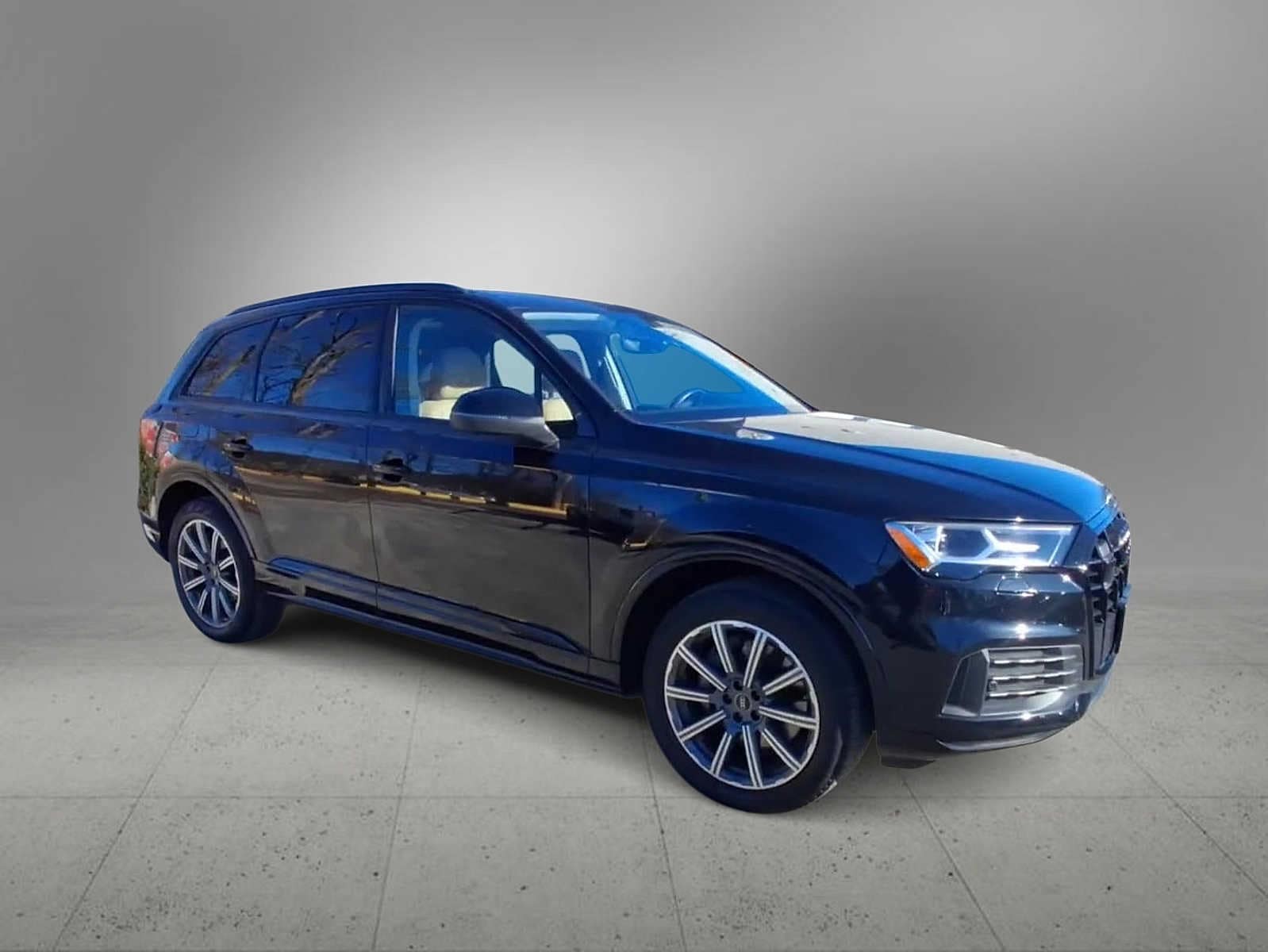 Thumbnail: 2023 Audi Q7 - 2