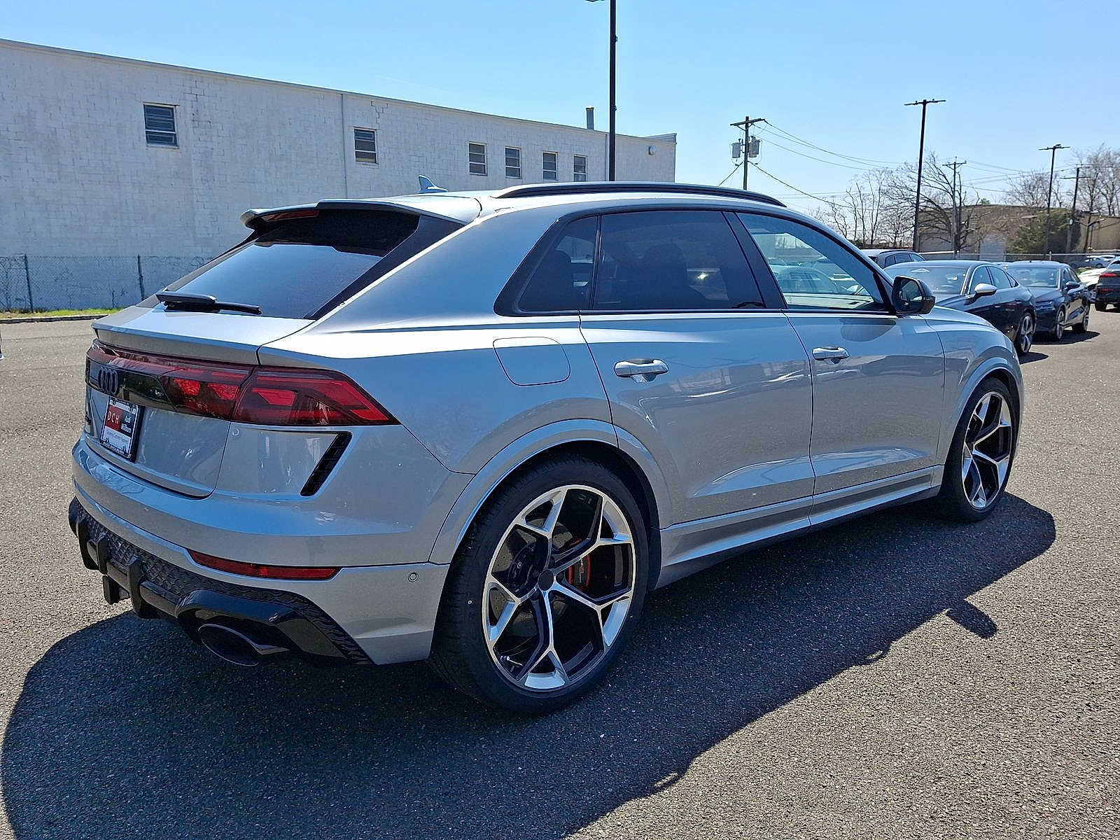 Thumbnail: 2026 Audi RS Q8 - 11