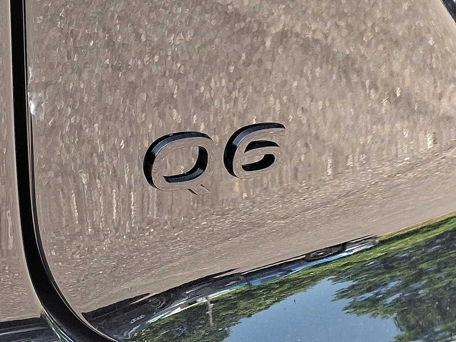 Thumbnail: 2025 Audi Q6 e-tron - 19