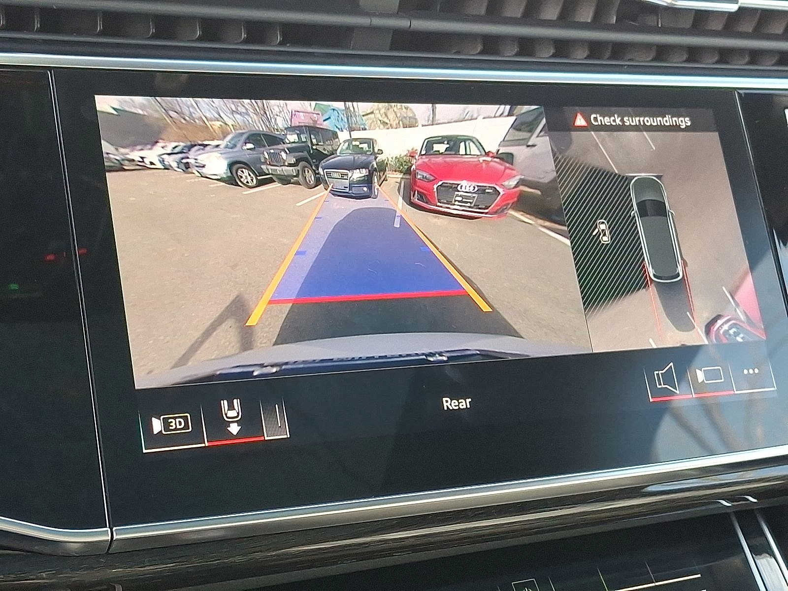 Thumbnail: 2025 Audi Q7 - 15