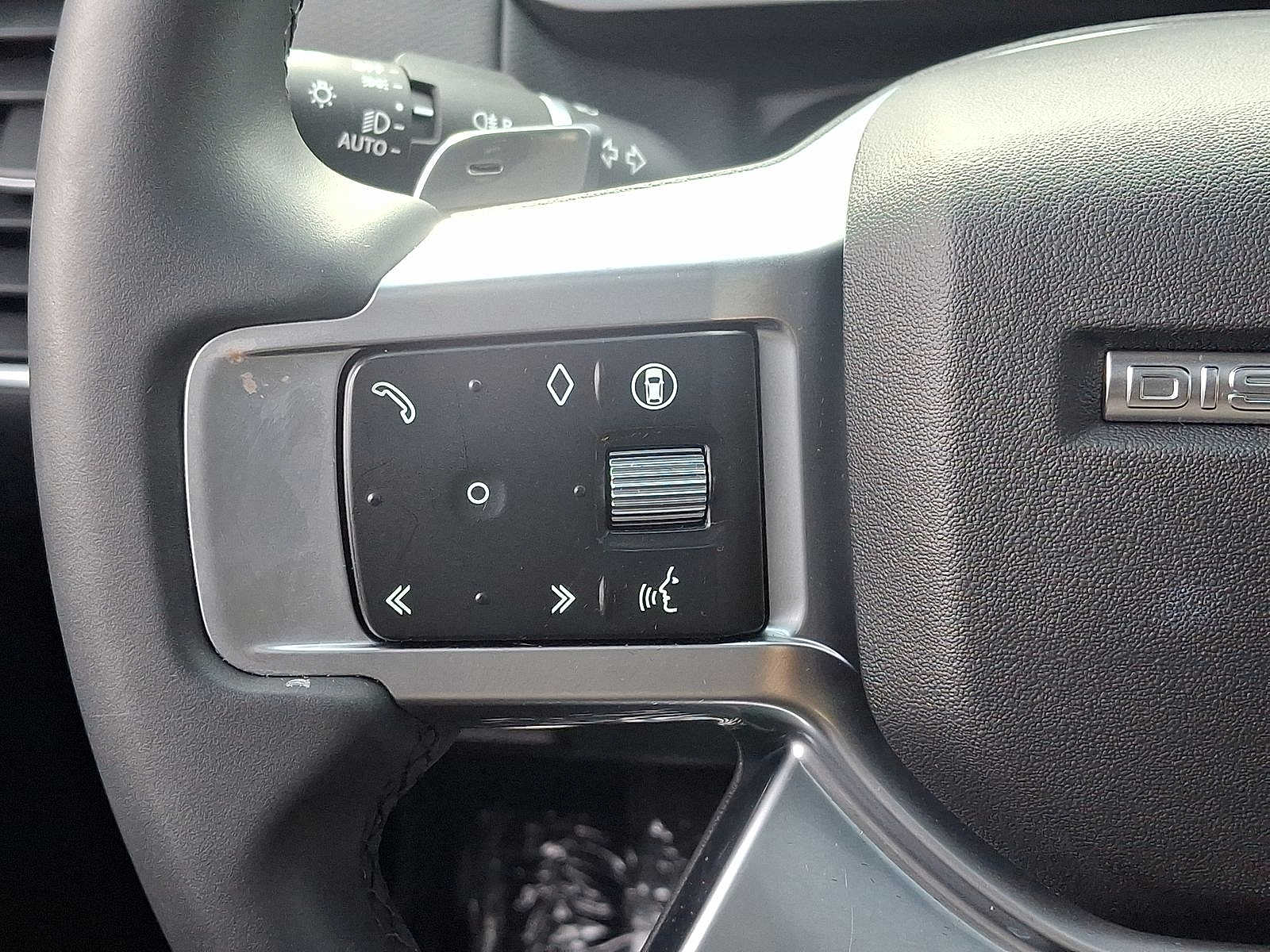 Thumbnail: 2024 Land Rover Discovery - 17