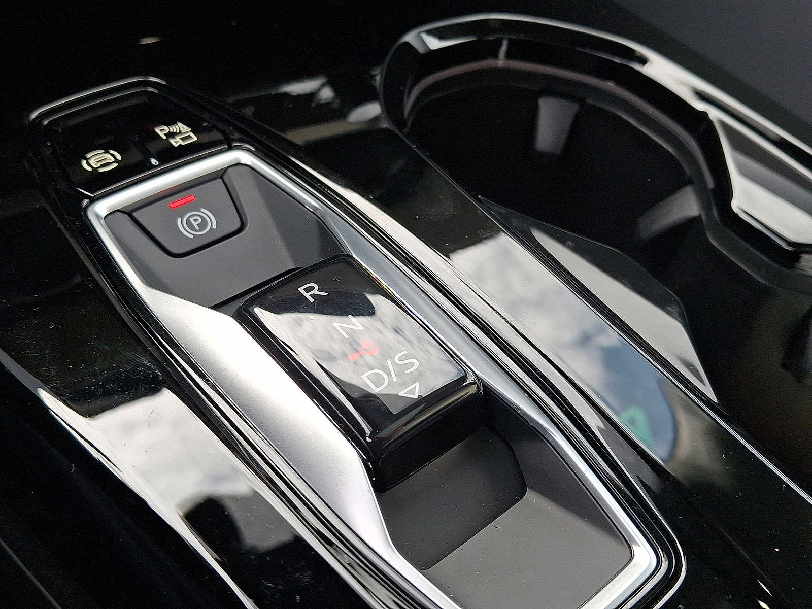 Thumbnail: 2025 Audi Q5 - 13