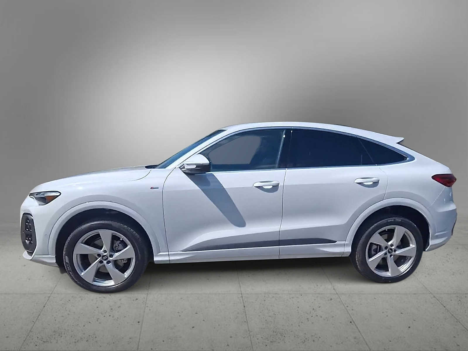 Thumbnail: 2025 Audi Q5 - 9