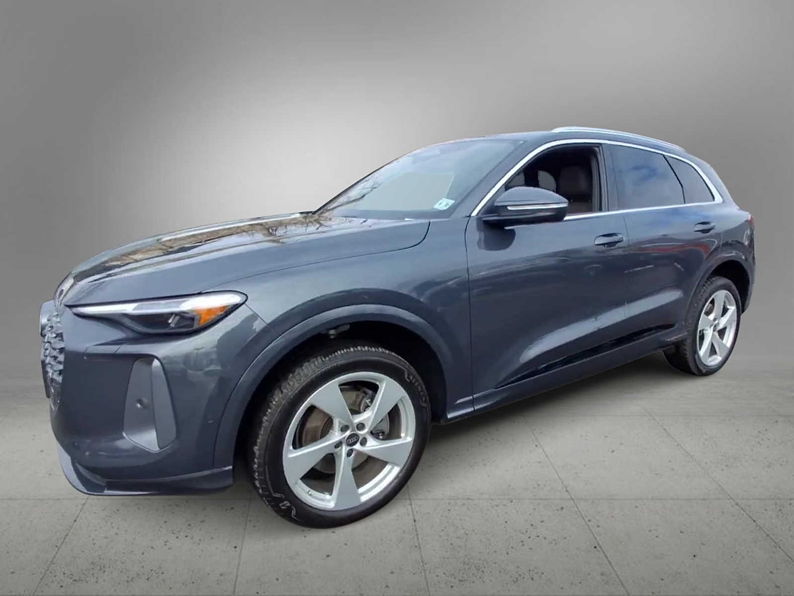 Thumbnail: 2025 Audi Q5 - 4