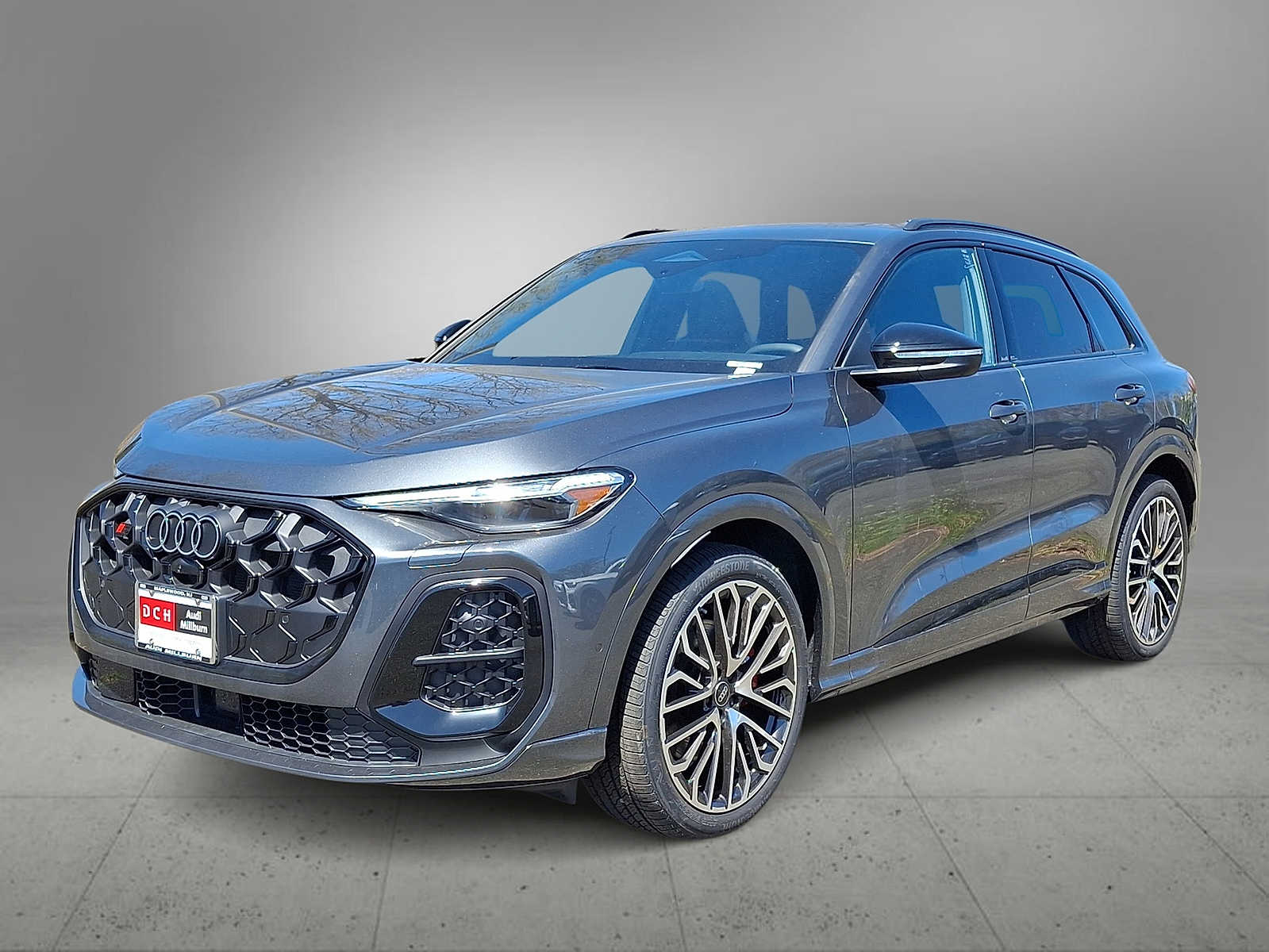 Thumbnail: 2025 Audi SQ5 - 1
