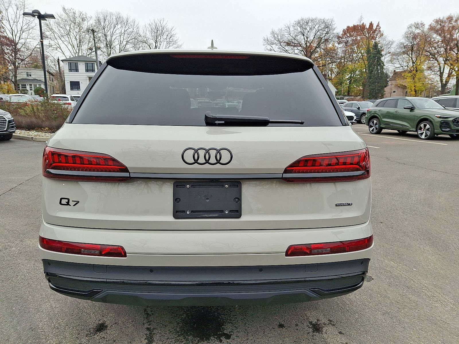 Thumbnail: 2023 Audi Q7 - 23